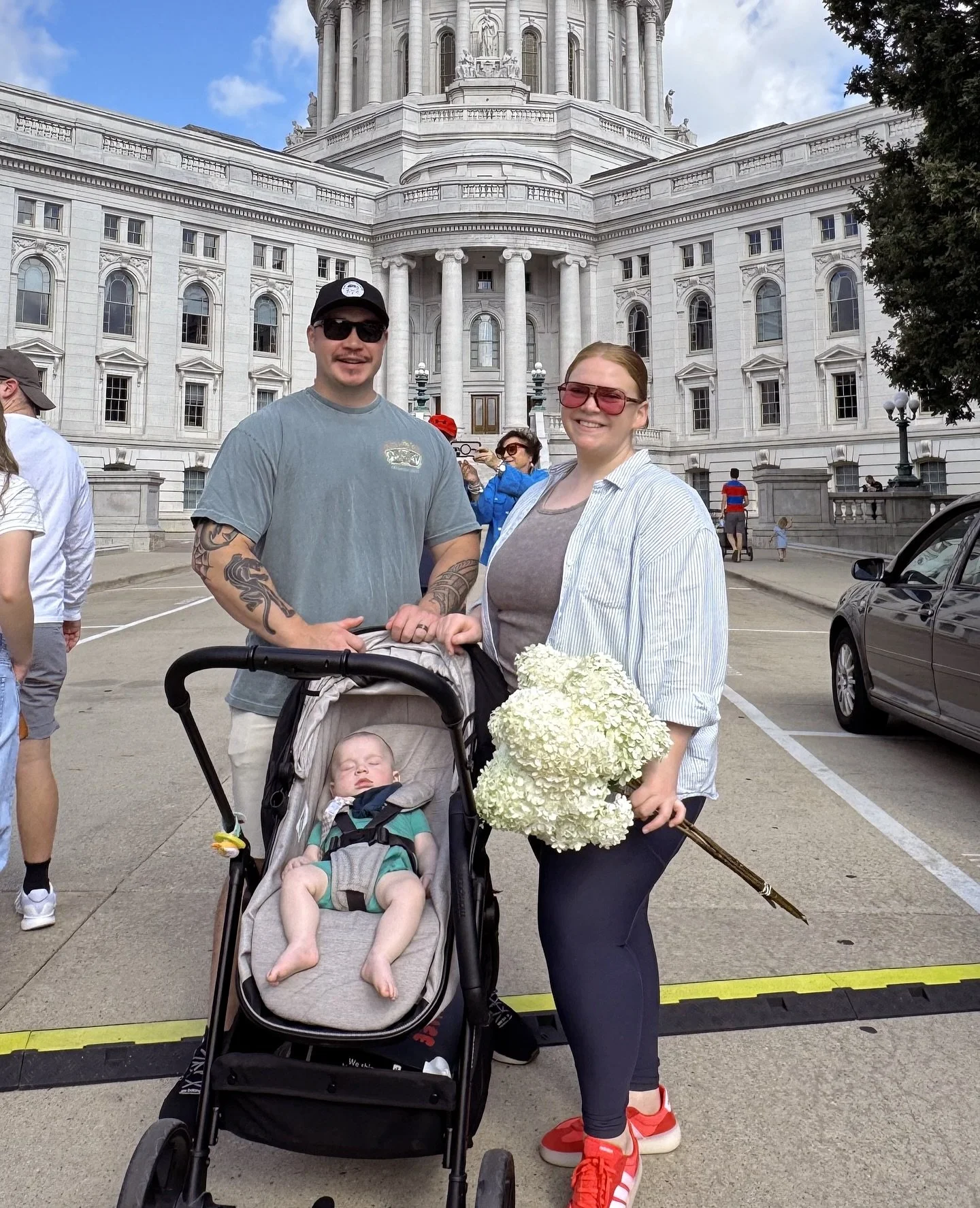 Market Saturday 💐

&mdash; Jett&rsquo;s first farmers market on the square + Aunty Ally&rsquo;s in town visiting 💃🏼
+ nothing beats an early Saturday farmers market in Summer + we couldn&rsquo;t have asked for a more beautiful day today in Madison
