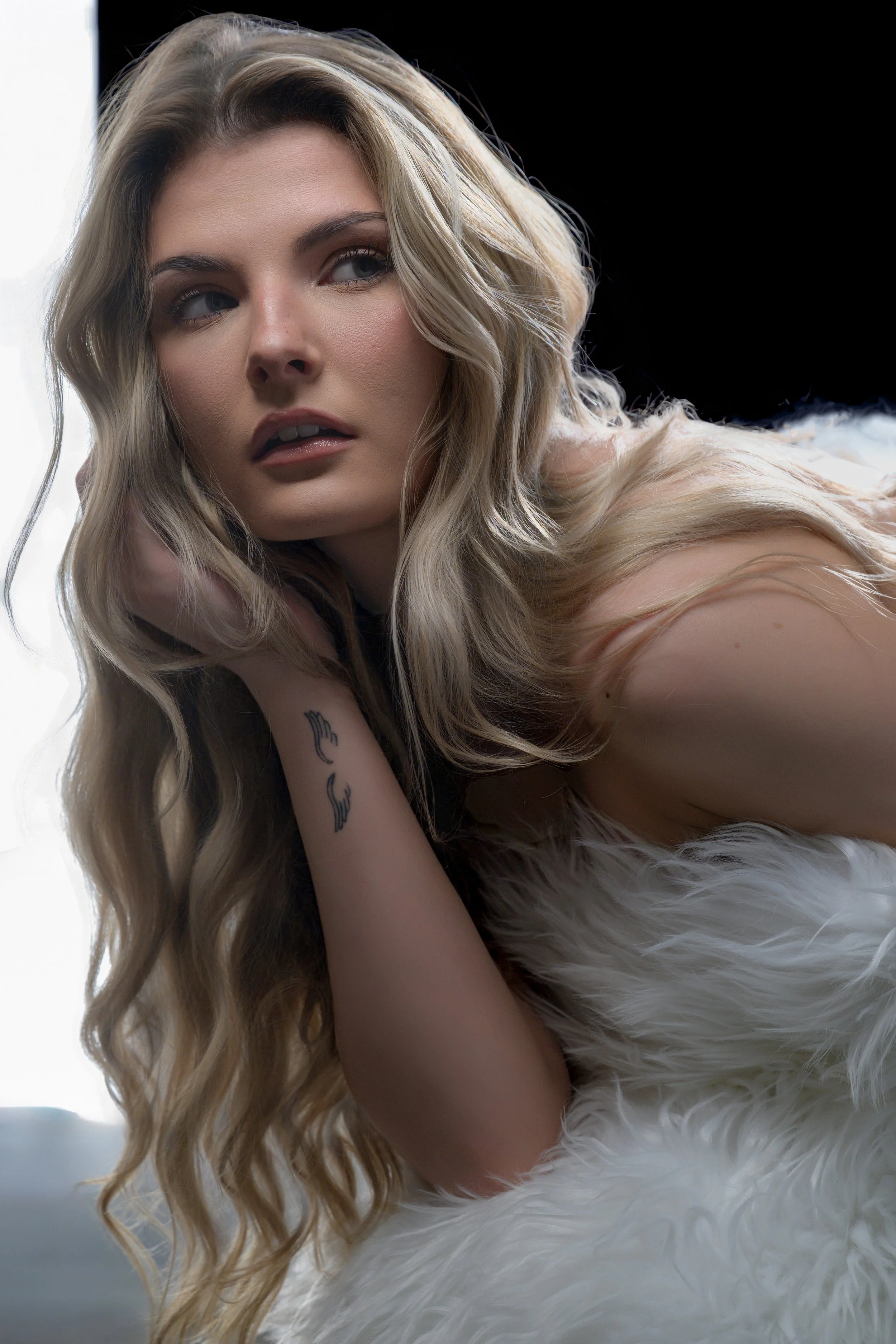 Madison-Retouched-faux-fur-7-3000px.jpg