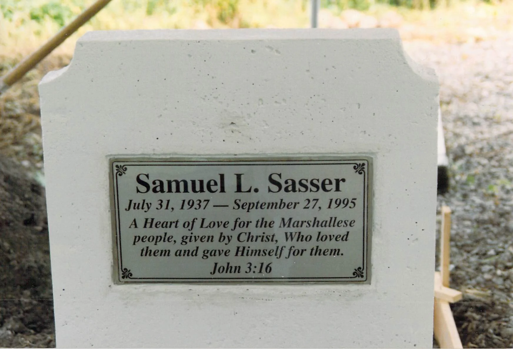 Sams Grave Stone.jpg