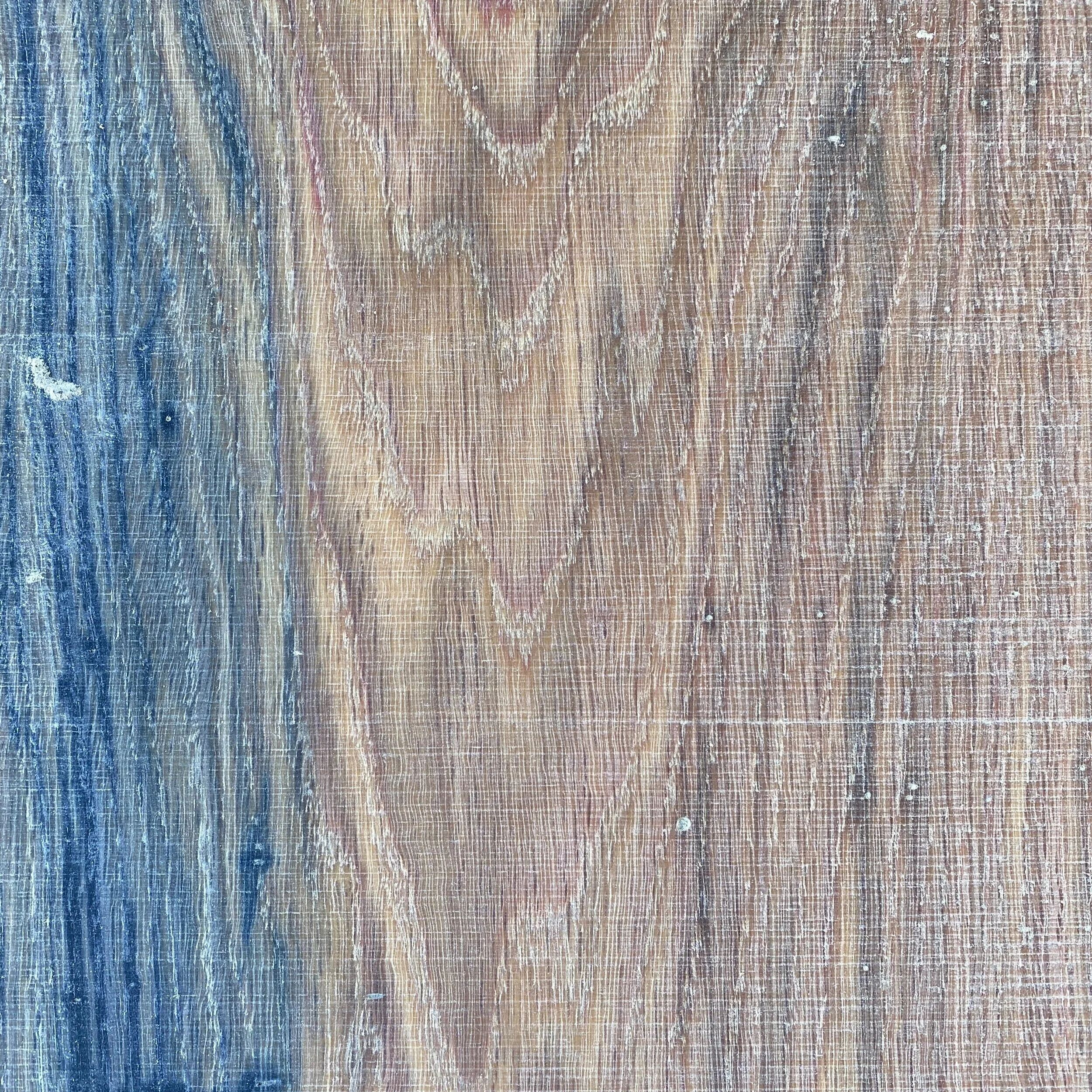 Oak tannins react to steel barbed wire