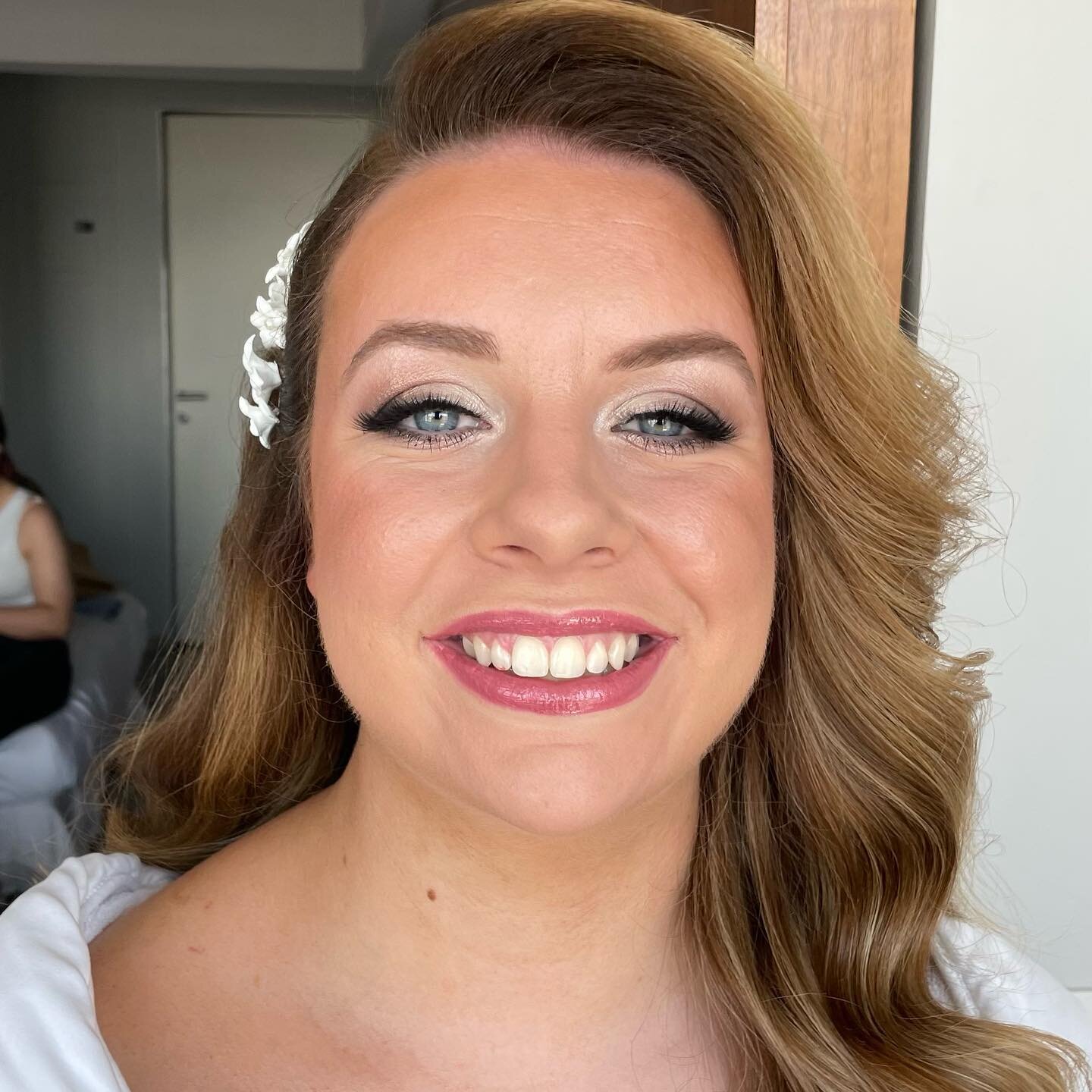 Beautiful muah and Hair styling💄by our professional stуlist ✨ for our bride 👰&zwj;♀️ Noreen . Swipe 👈 to see before and after

#nycbridalmakeup #perfectweddingnyc_muah #perfectweddingnycbride #weddingmakeupnyc #nycweddingstylist #bridalmuahnyc #ny