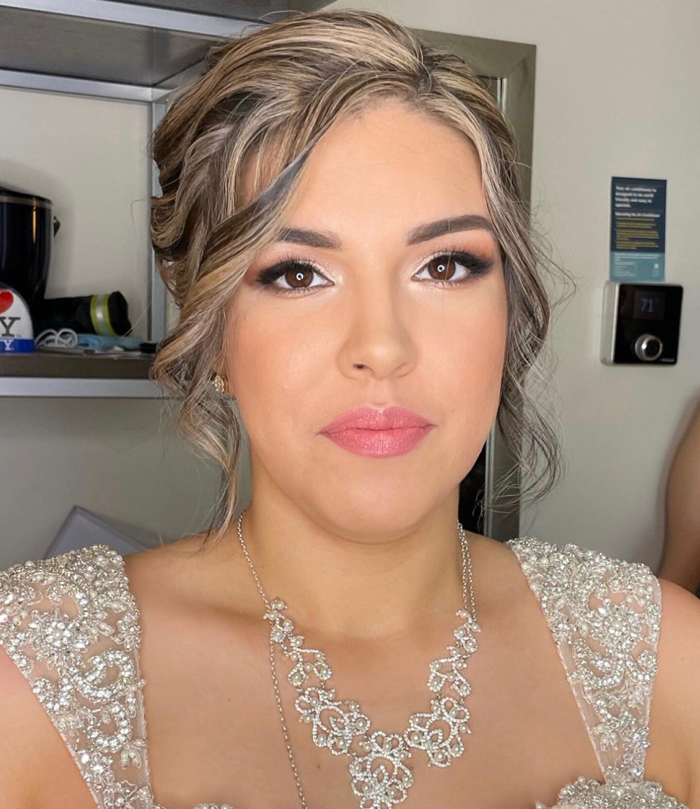 Beautiful muah 💄by our professional stуlist ✨ for our bride 👰&zwj;♀️ Tanisha . Swipe 👈 to see before and after

#nycbridalmakeup #perfectweddingnyc_muah #perfectweddingnycbride #weddingmakeupnyc #nycweddingstylist #bridalmuahnyc #nycmuah #weddingh