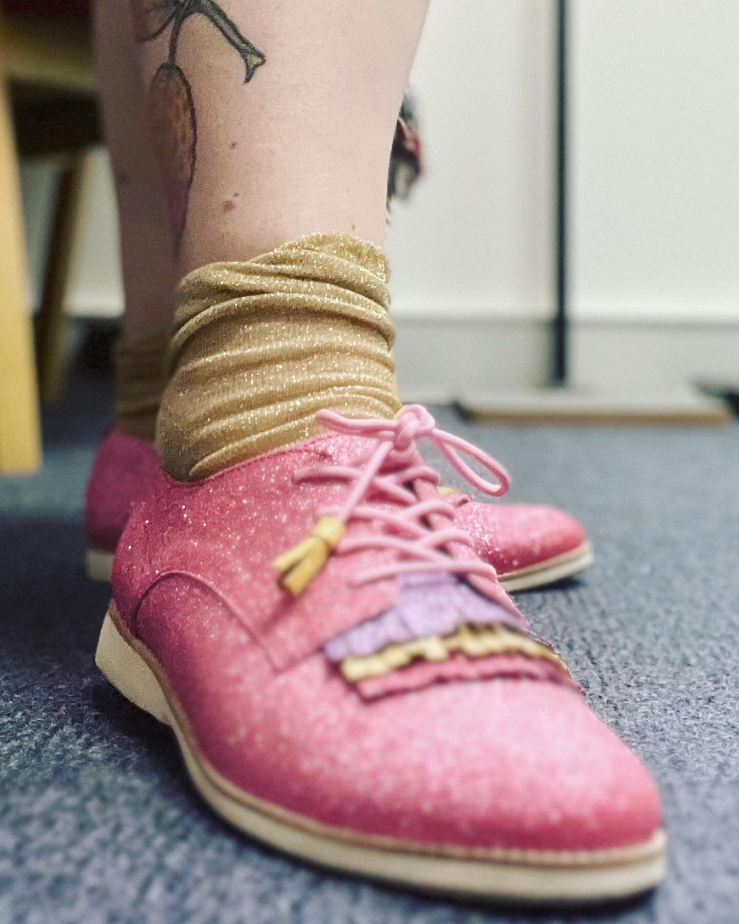 In case you didn&rsquo;t know that I&rsquo;m completely extra, I&rsquo;ve paired sparkly shoes with sparkly socks today. The good thing though? These shoes are lab safe! I can be a serious scientist and a sparkly one too. 

Image: my feet (one shot s