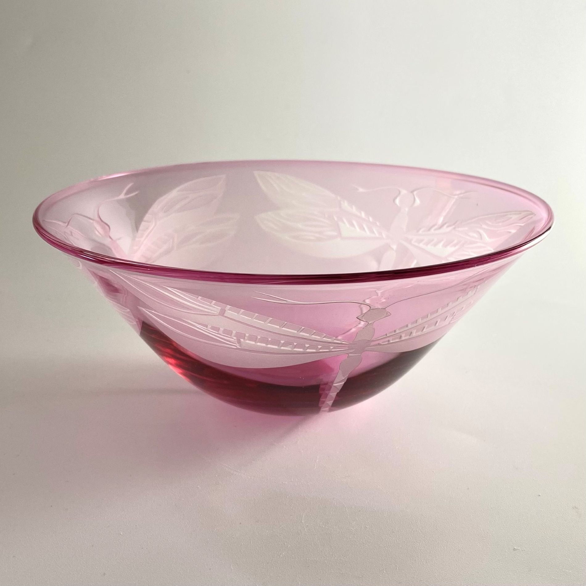 2_small_pink_dragonfly_bowl_by_Julia_Linstead.jpg