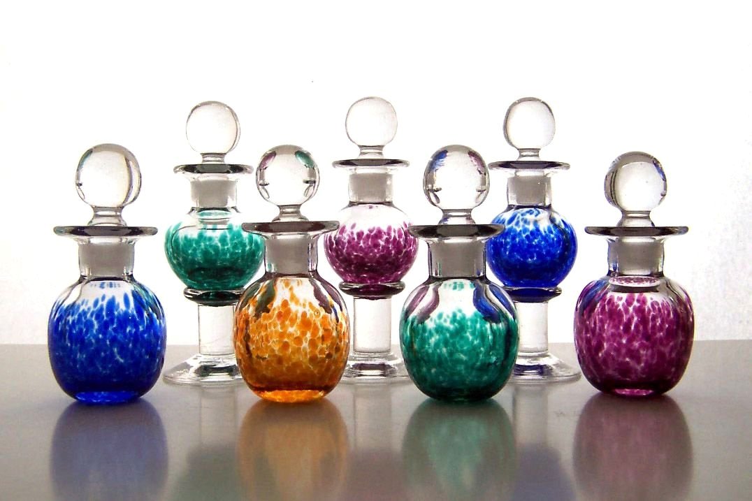 Sanders-and-Wallace-Glassmakers-small-and-little-bottles.jpg