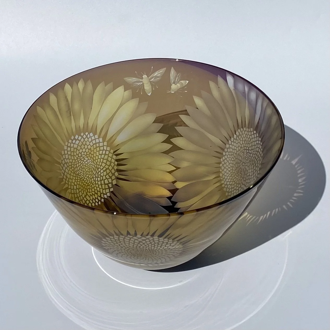 'Autumn'_Sunflower_deep_bowl_Linstead_Glass2.jpg