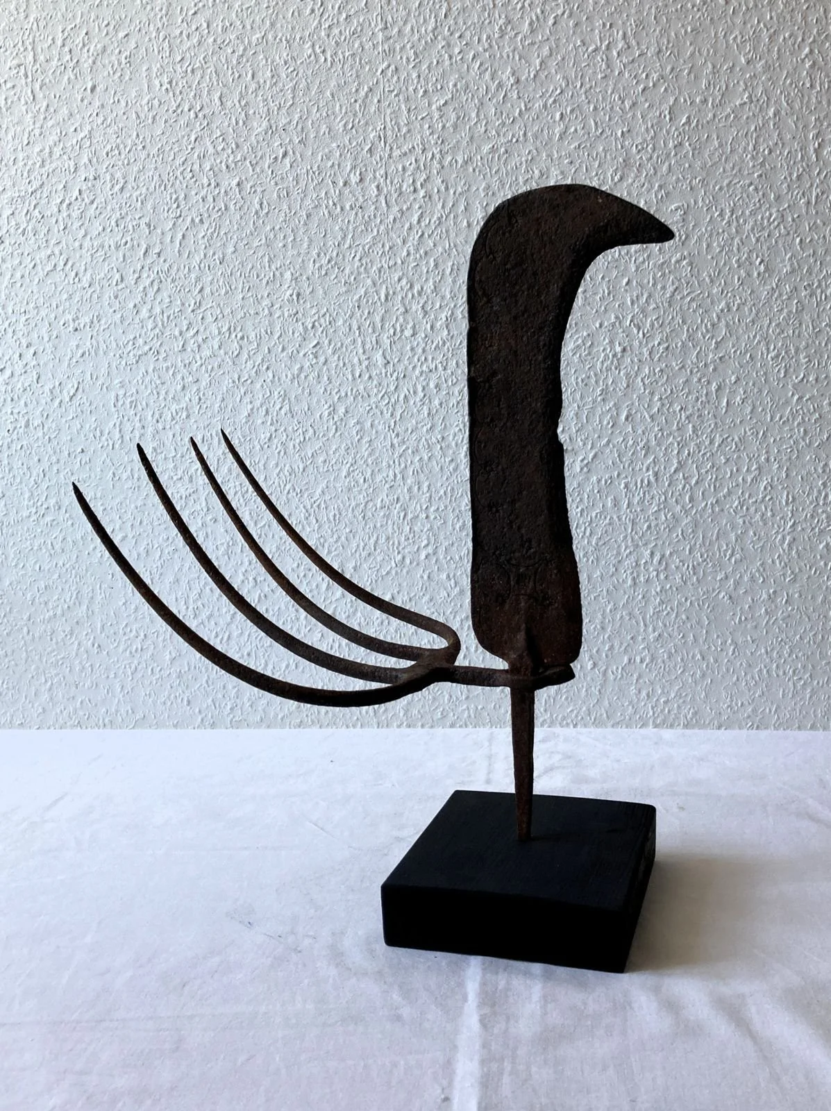 Vogel II, 2026, Hackmesser, Mistgabel, 
              42 x 20 x 32 cm