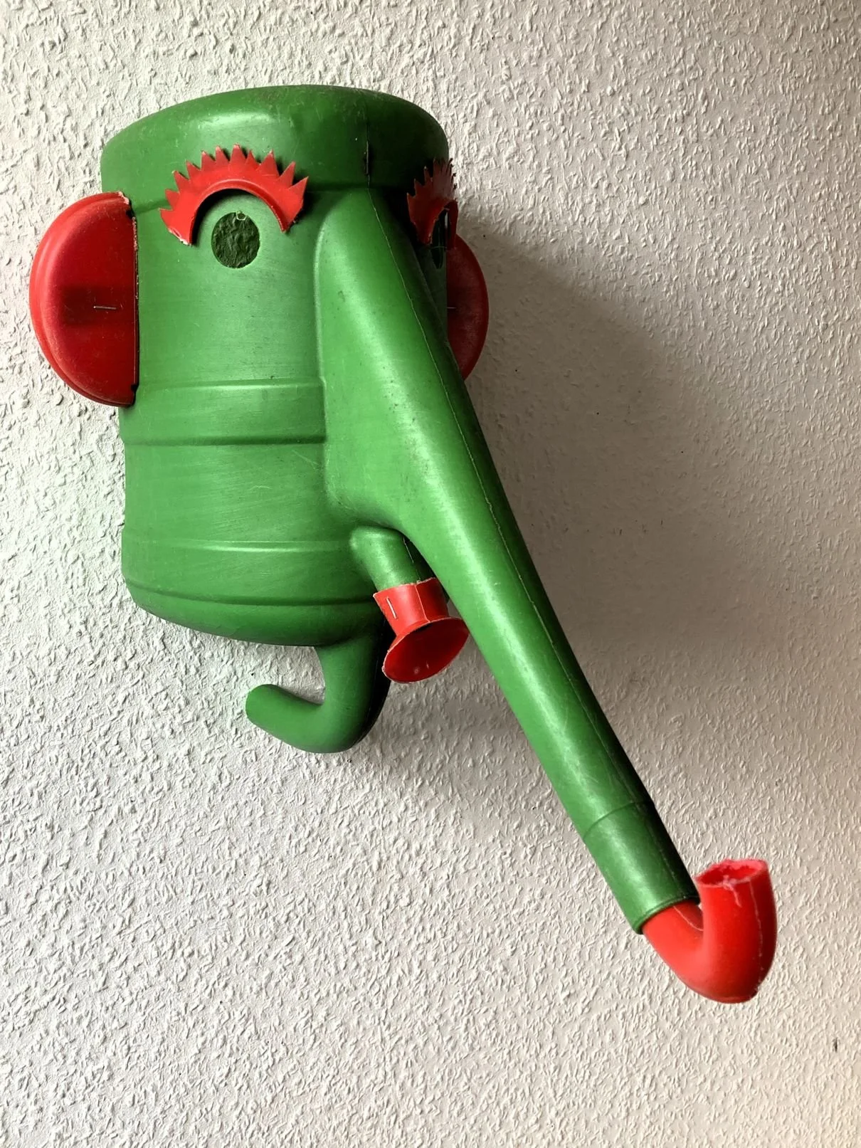 Jagdtrophäe eines Tierschützers, 2026,
35 x 27 x 44 cm