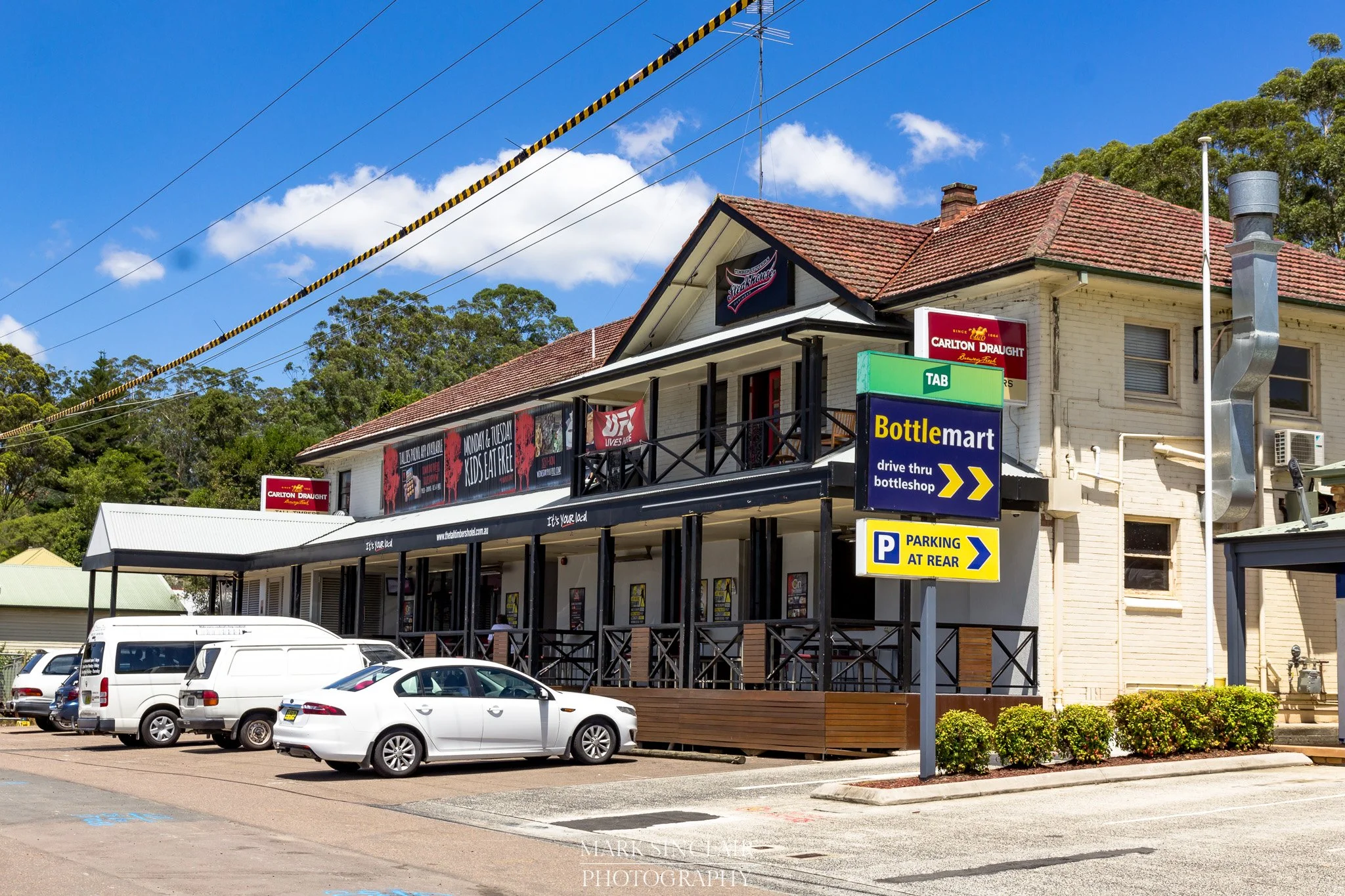   The Tall Timbers Hotel on the Pacific Highway  