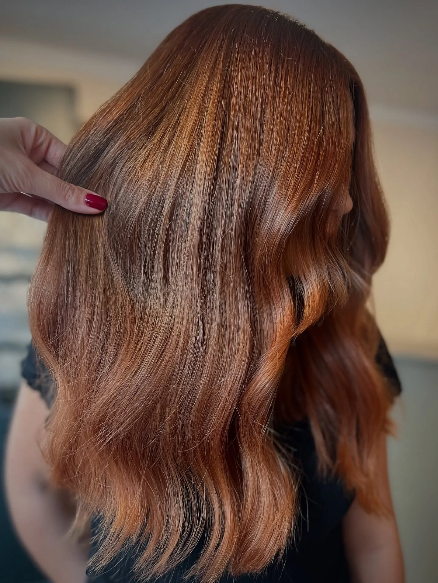 🍂 AUTUMN 🍂

Call me basic but it just felt wrong not to welcome in October without a rich copper pic 🍁

#vinehairtw #vinevibes #vinewaves #copperhair #copperhaircolour #longhair #hairstyles #hairdresser #hairstylist #haircolourist #balayagehair #t