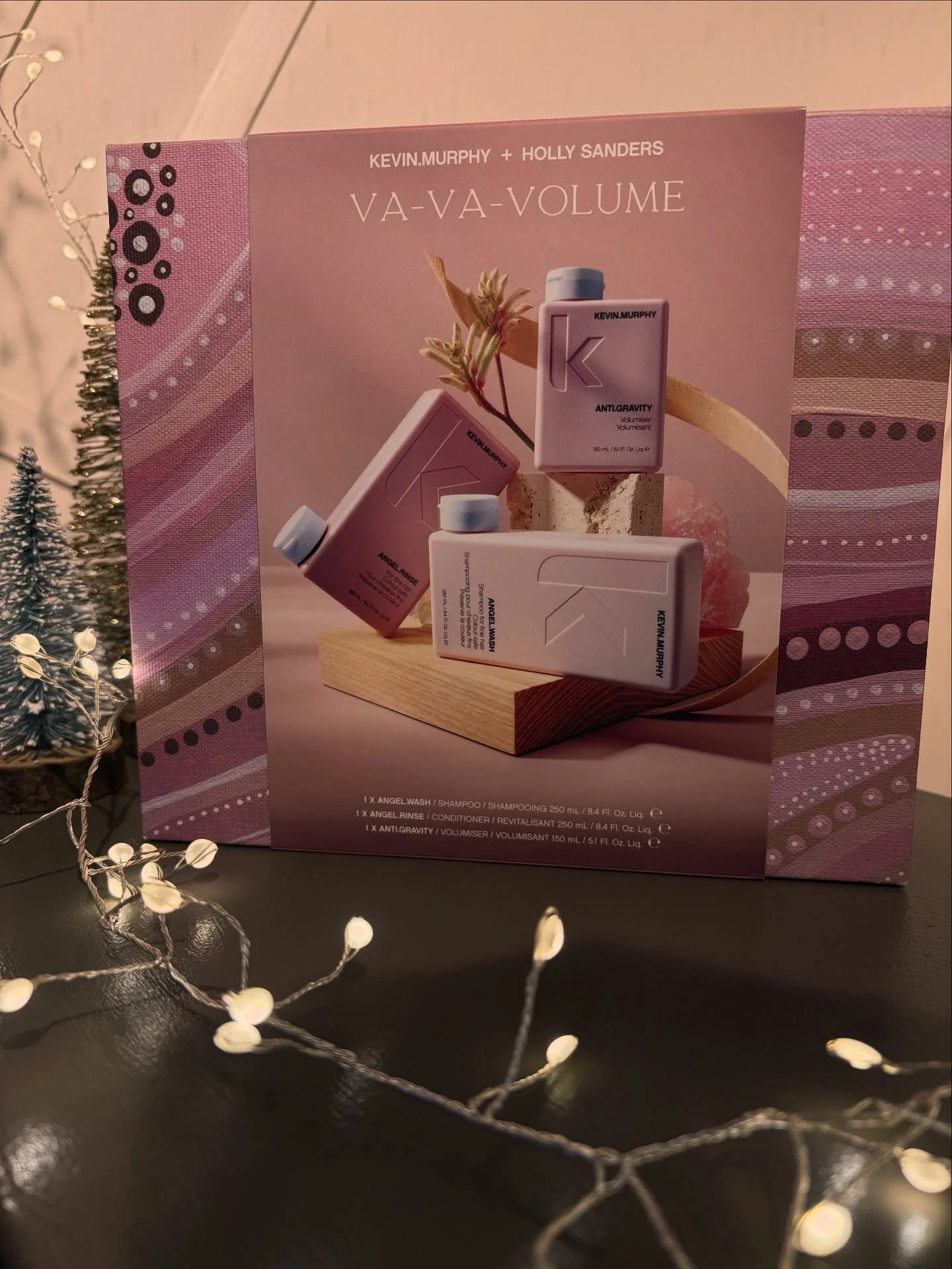 &bull; VINE GIFT GUIDE &bull;

We have all you need to make sure there is happiness under your tree. Our Kevin Murphy gift sets with incredible savings or gift vouchers to spoil someone special 🎁 

🎁 Illuminate Hydrate &pound;56 ~ box worth &pound;