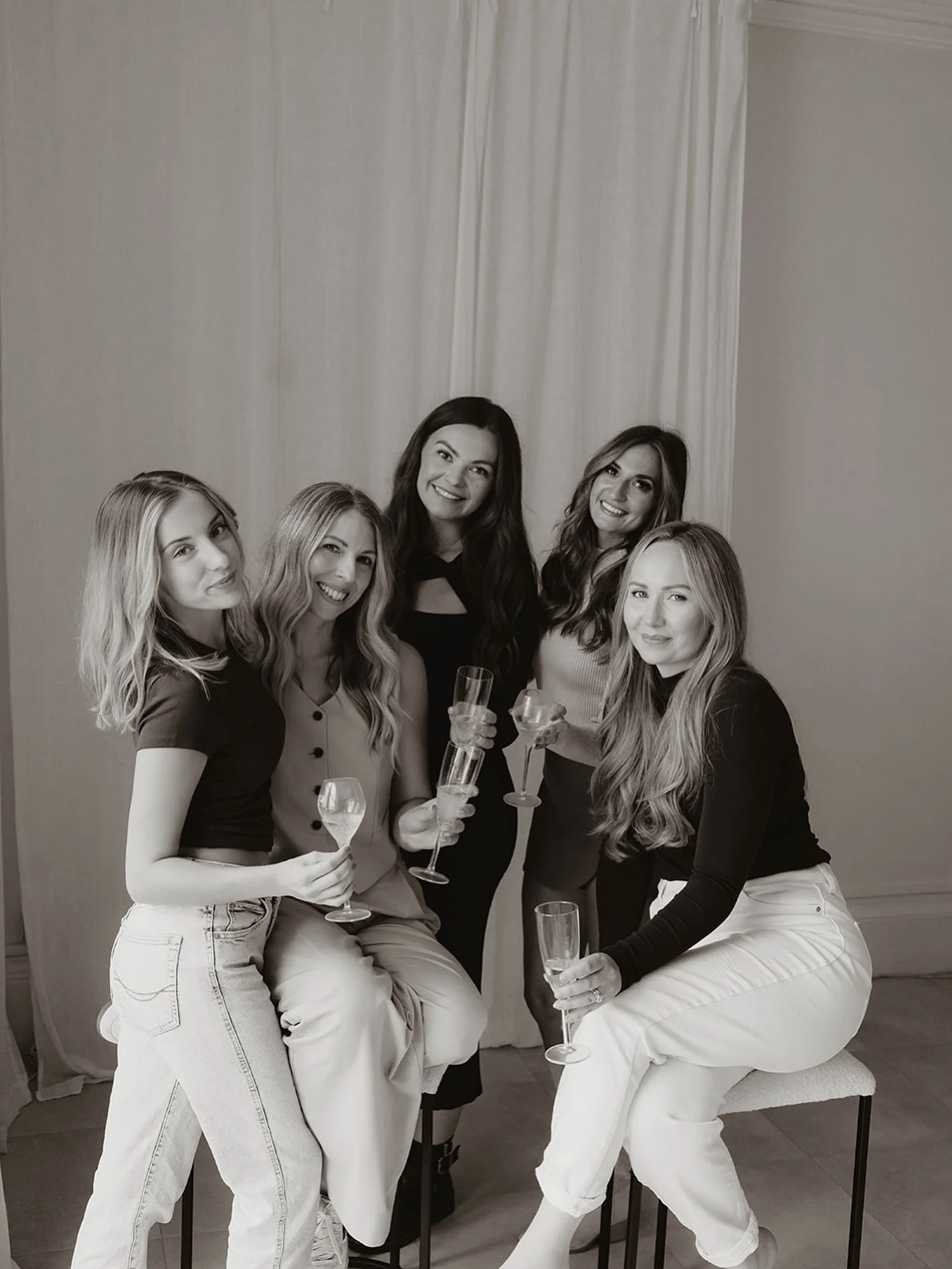 🎄A WRAP ON 2025 🎄

That is Team Vine over and out for the year. Thank you so much to all our wonderful clients who have supported us, we wish you the most special of Christmases. 

To our team, @kathrynn_vinehair @anne_vinehair @gracievinehair than