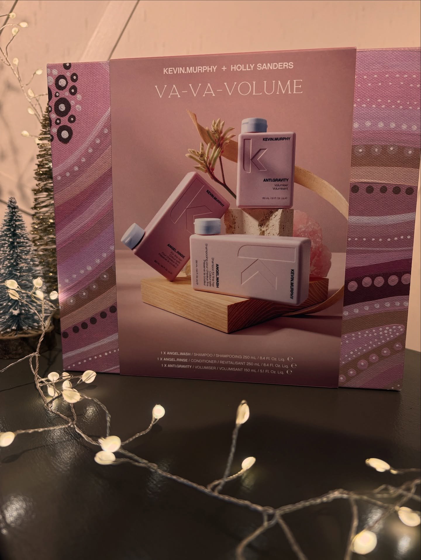 &bull; VINE GIFT GUIDE &bull;

We have all you need to make sure there is happiness under your tree. Our Kevin Murphy gift sets with incredible savings or gift vouchers to spoil someone special 🎁 

🎁 Illuminate Hydrate &pound;56 ~ box worth &pound;