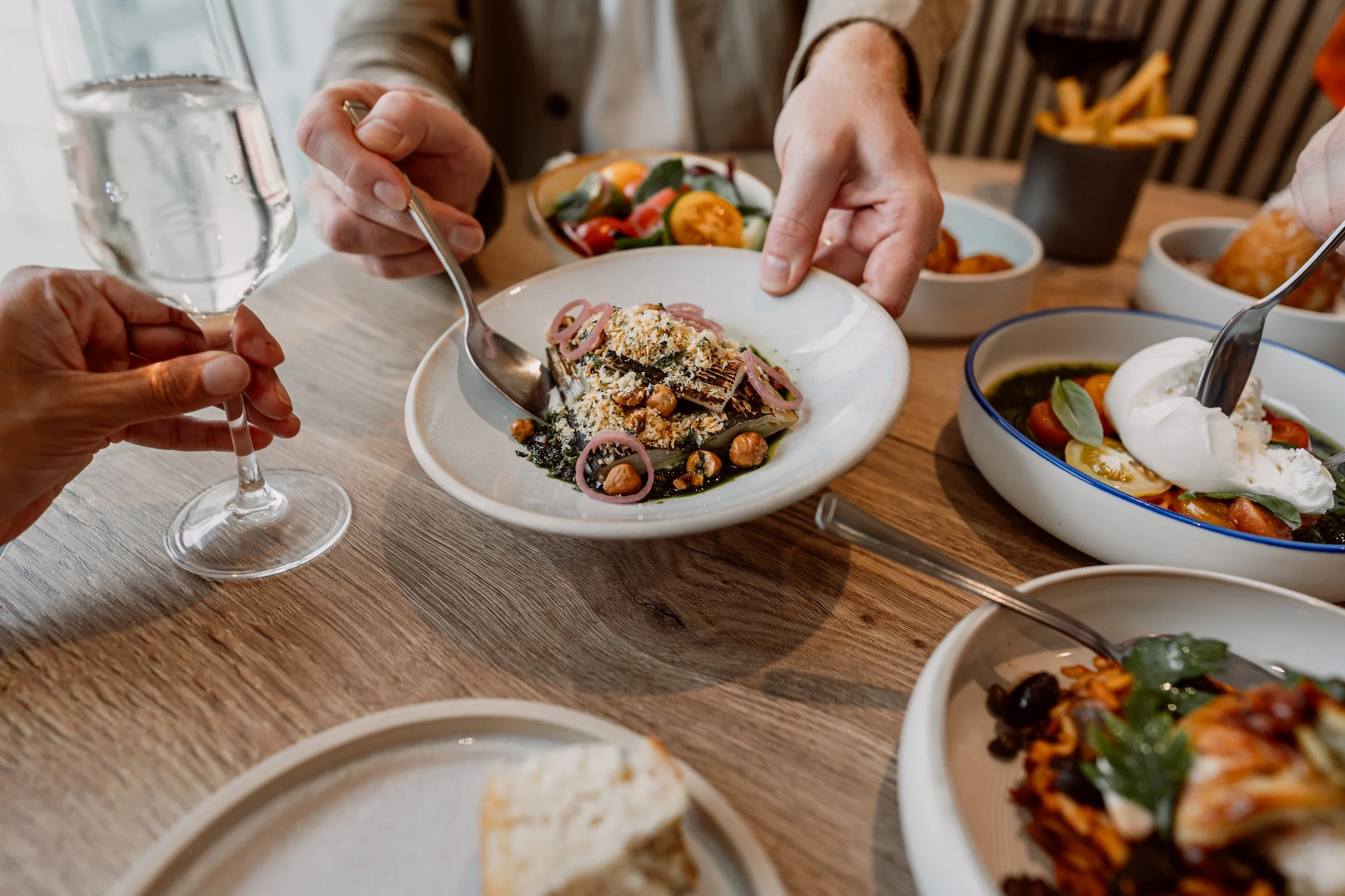 092_ Tutto & Circle Lounge.jpg