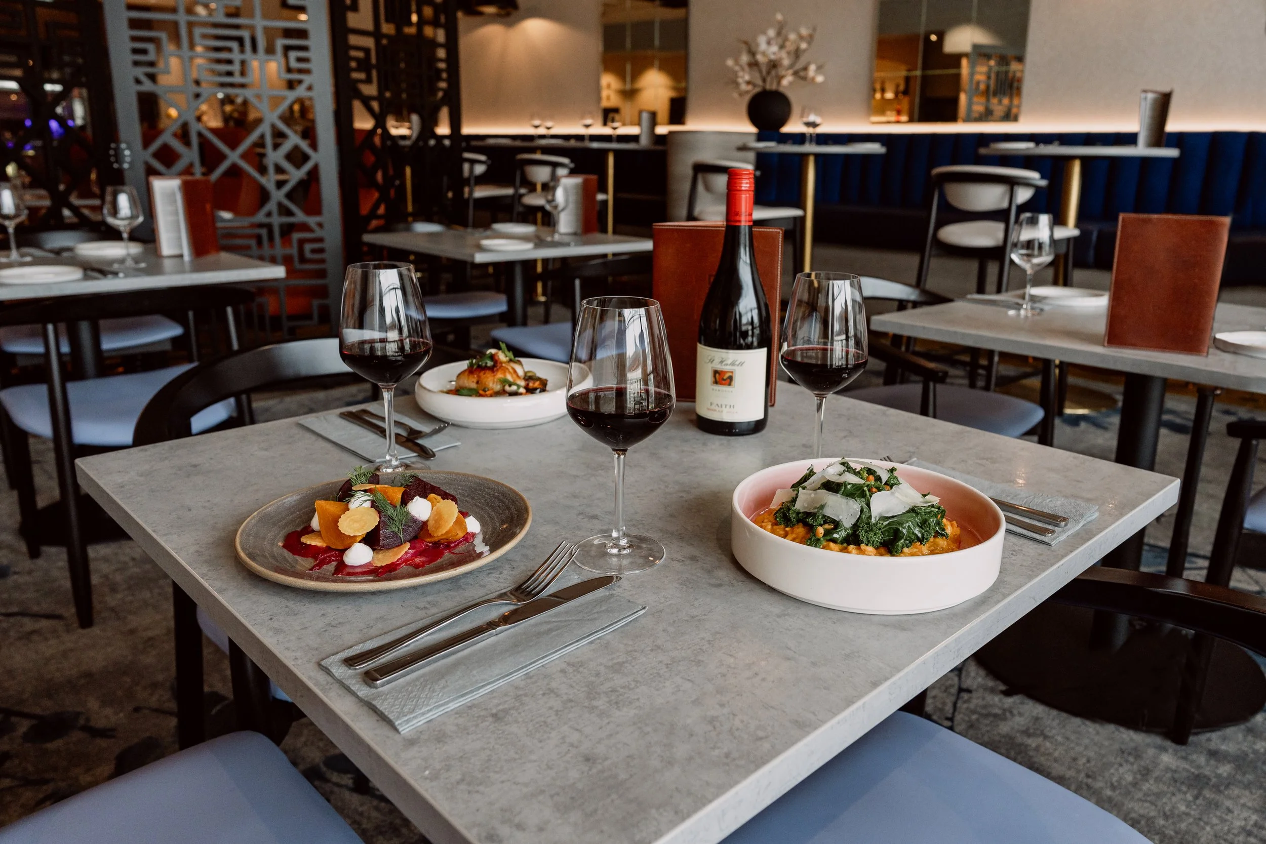 113_ Tutto & Circle Lounge.jpg