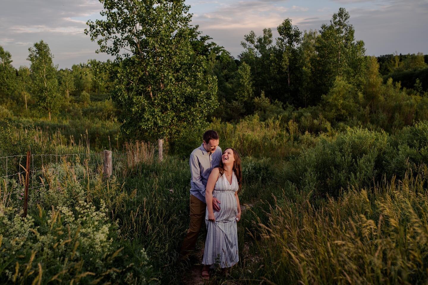 I can't believe it's almost been a year since this dreamy Spring maternity session! S+S posted a pic of their 9 month old baby the other day and I was like um excuse me WHAT! What a wild ride 2020/2021 has been... a year ago we never could have imagi