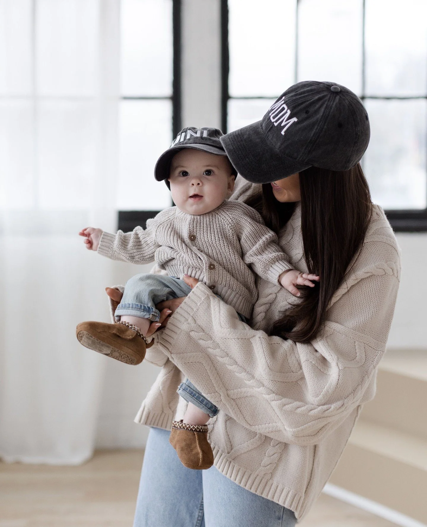 Mom's, when was the last time you were in the photo? For the first time ever, I am offering mothers day sessions🤍⁠
⁠
These are a more intentional approach to my standard minis sessions you see - they are extended mini sessions + designed to capture 