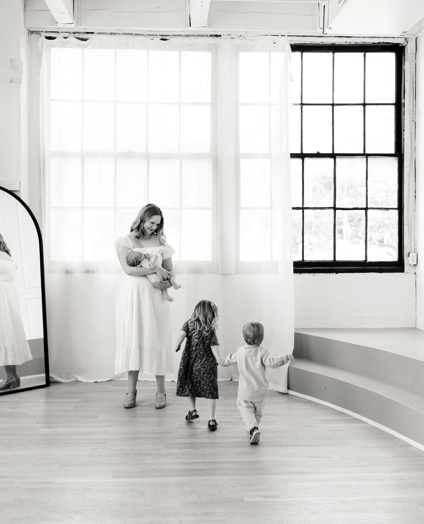 motherhood sessions are coming up for mothers day🤍⁠
⁠
join my VIP list for alllll the details - it's all been released there! ⁠
⁠
#authenticmotherhood #documentaryfamilyphotographer⁠
#ontariophotographer #kwfamilyphotographer #reallifemotherhood