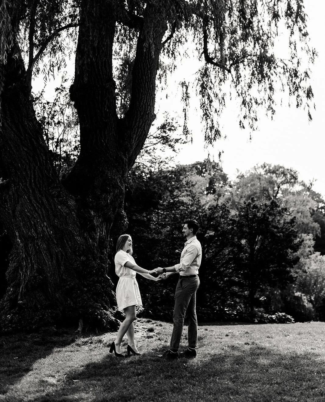Part 1/2 A lot of what you need to know when planning your engagement sessions! Swipe to see + save for later !! ⁠
⁠
One of the first things in planning your engagement session is location. There are SO many different choices you can make (and SO man