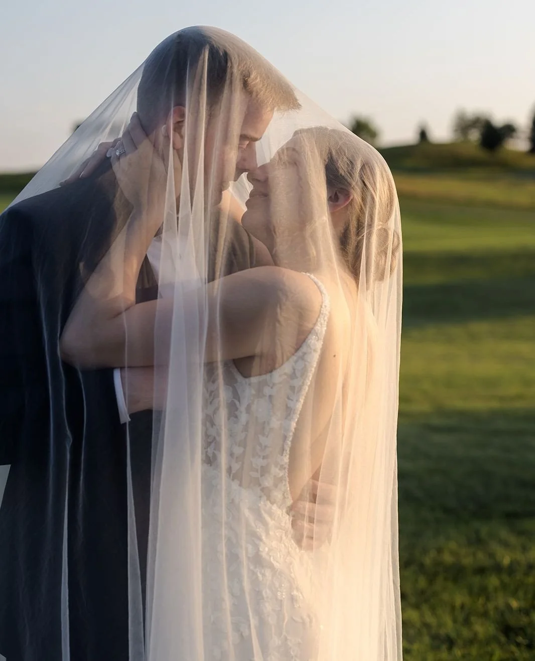 If you need anyone to convince you to do sunset photos on your wedding day&hellip;this is your sign! Olivia and Grant honestly had a perfect sunset, it was totally picture-perfect.⁠
⁠
+ a great moment to sneak out from the buzz of the evening! ⁠
⁠
Th