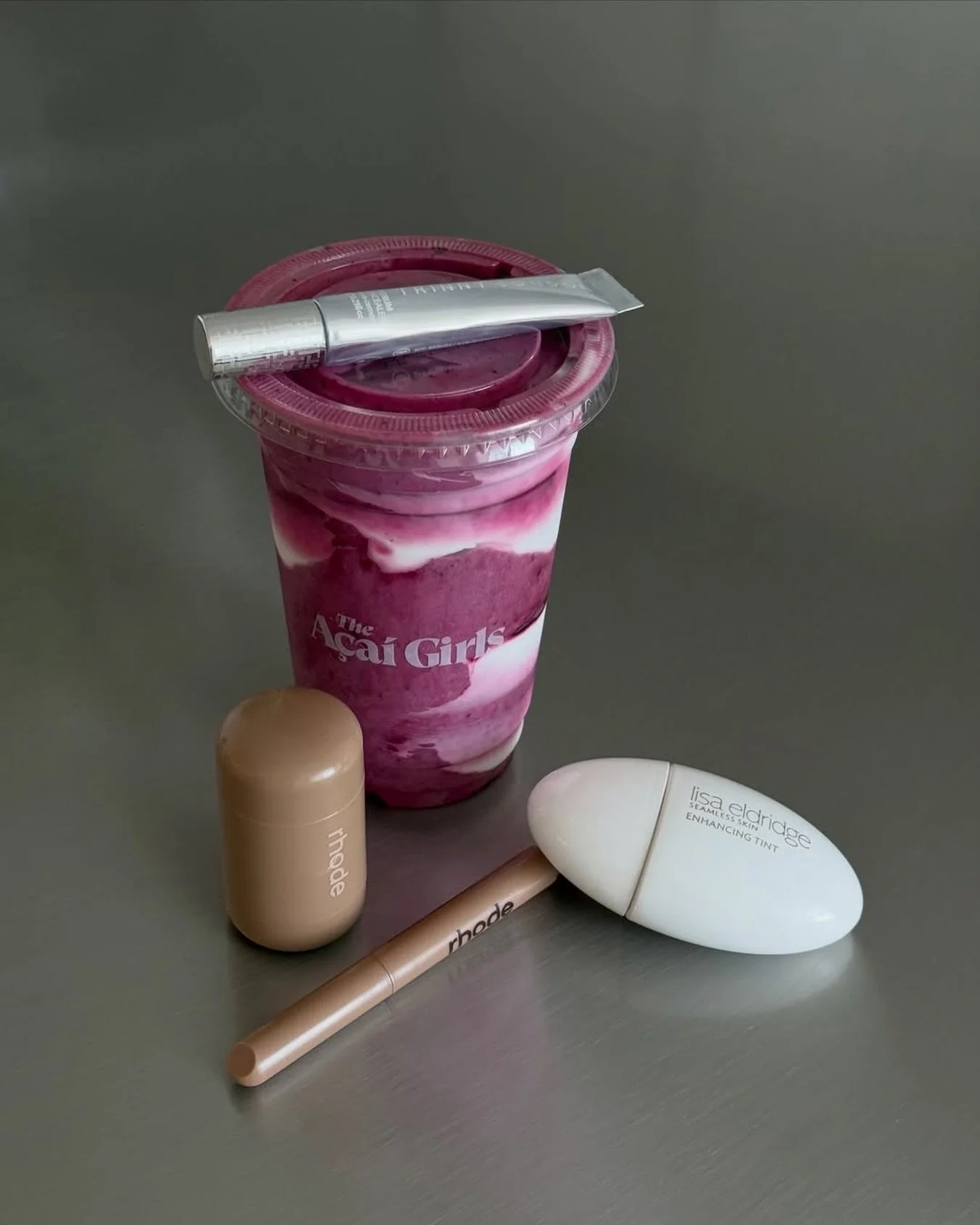 Your favourite beauty essentials + @theacaigirls smoothie 🥤 The perfect combo. 📸: @robyneshovlin