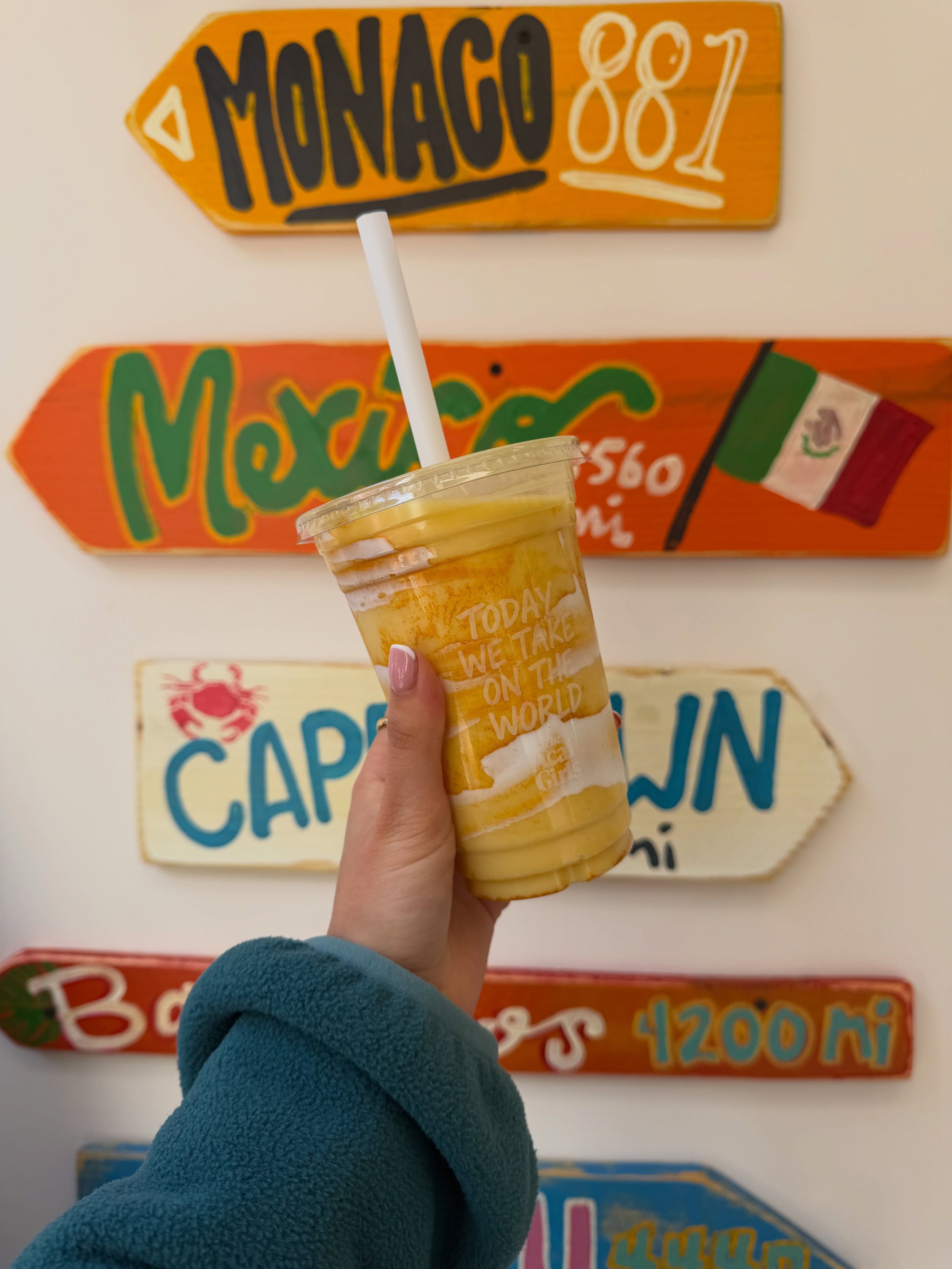 The weather&rsquo;s heating up, so are our smoothies ☀️🔥

Meet The Burning Man, a tropical blend of mango, pineapple, ginger, turmeric, oat milk and coconut cream.

#TheAcaiGirls