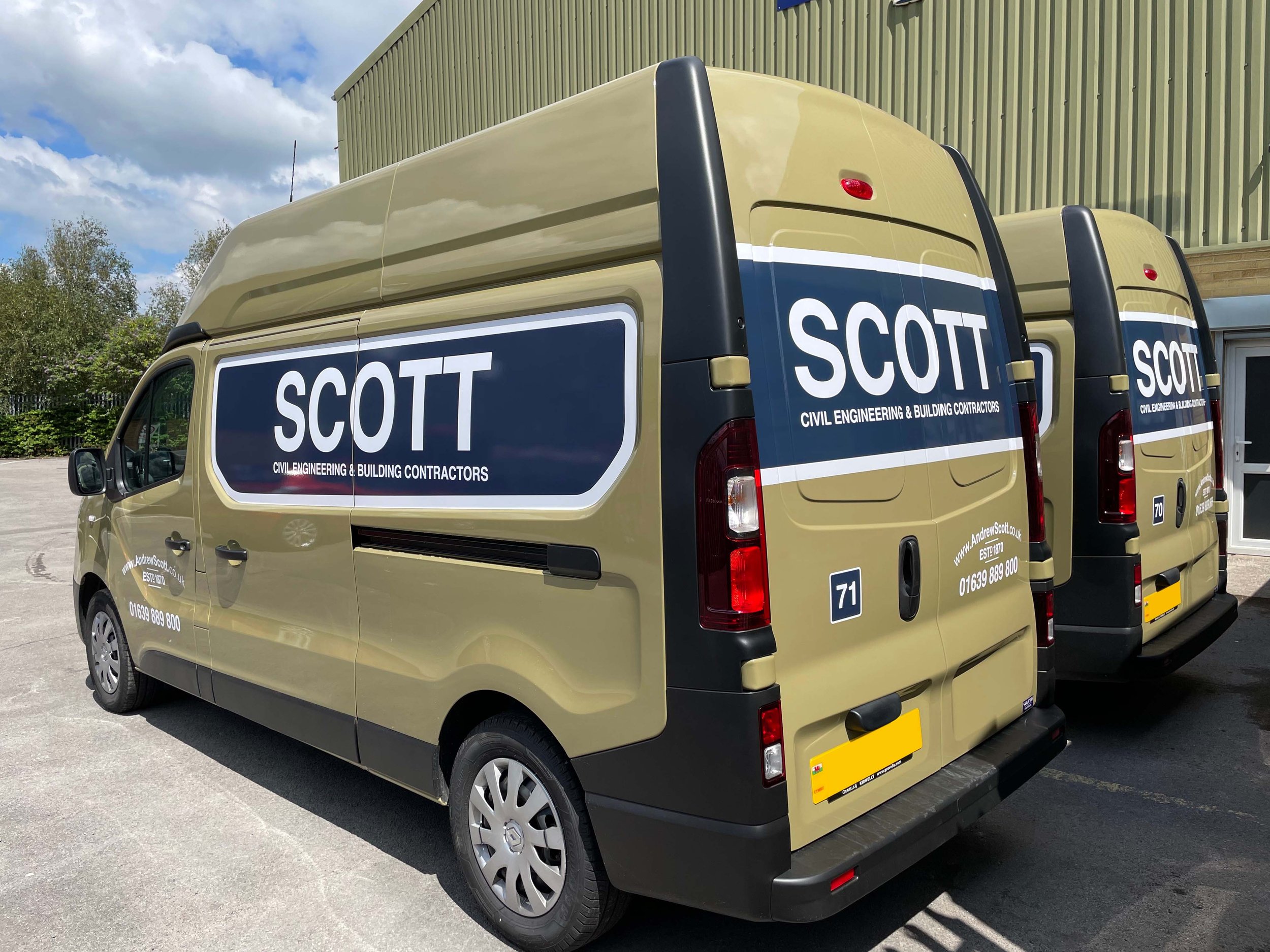 Scott_BackOfVechicles.jpg