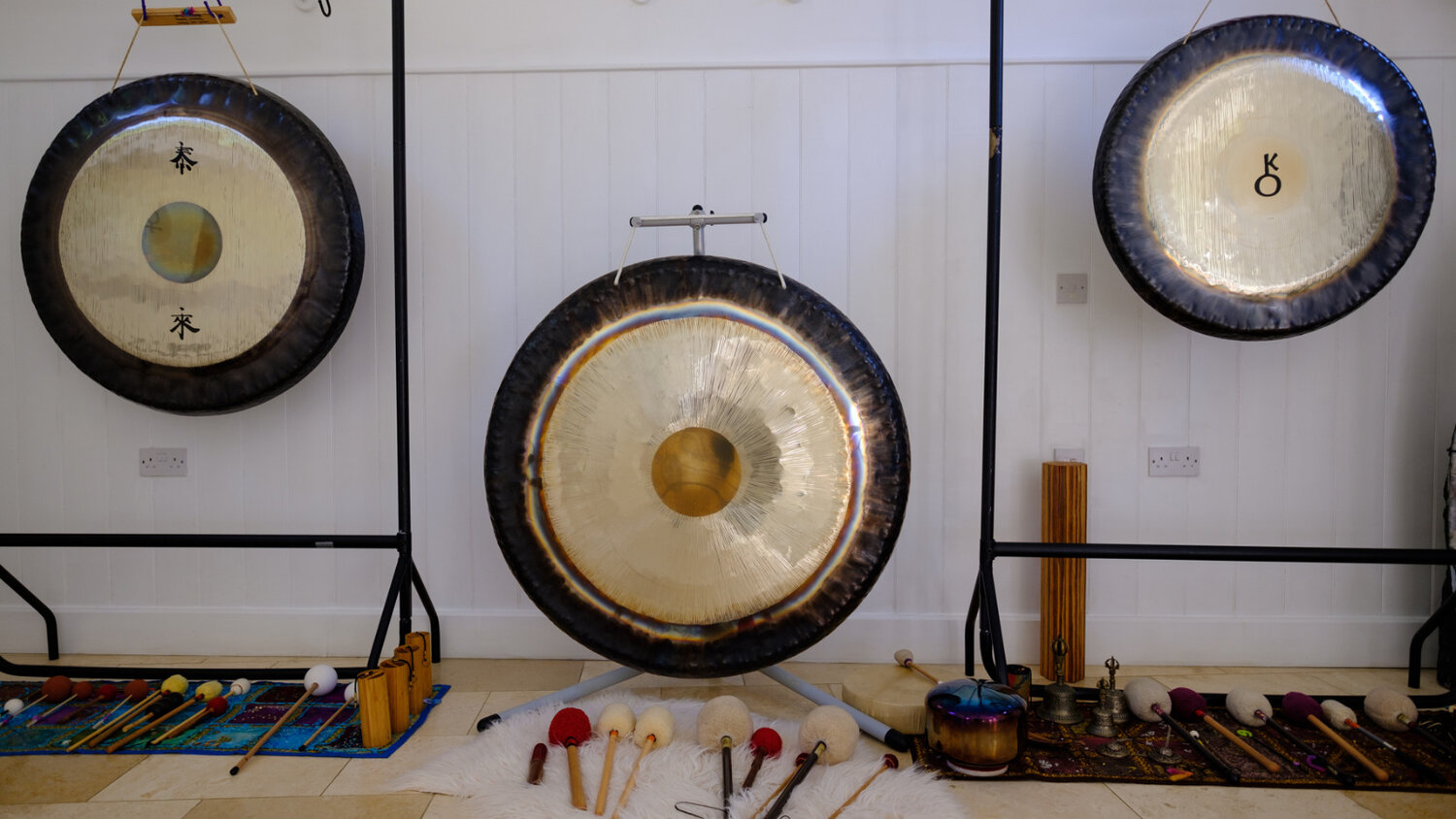 Gongs at Tofte Manor in Crystal Room.jpeg