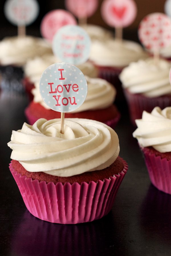 love cupcakes valentines.jpg
