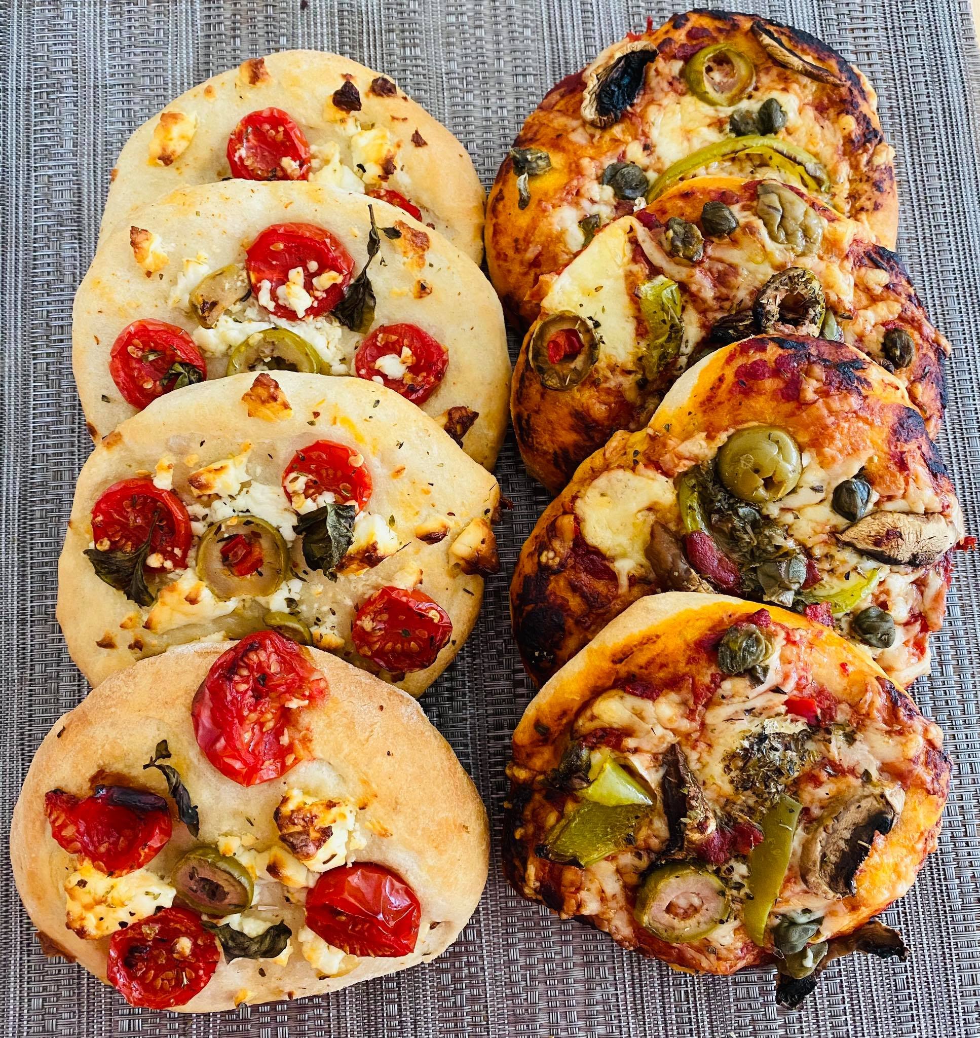 Mini pizzas 2.jpg