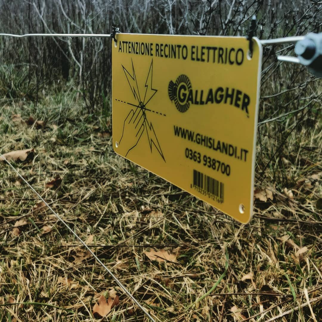 When wild animals are a problem for your garden, we will make sure they're gently invited not to enter and mess up your yard.
Through the year we have chosen Gallagher animal management systems to build your electric fence once and for all. We instal