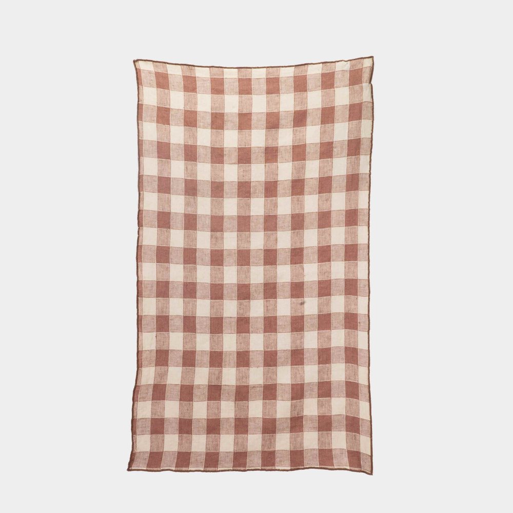 https://images.squarespace-cdn.com/content/v1/5ff5ad8960aa3e486998f529/1644896238263-XK7FDCUANKH2W42YA4CM/gingham-french-linen-towel-red-1.jpg?format=1000w