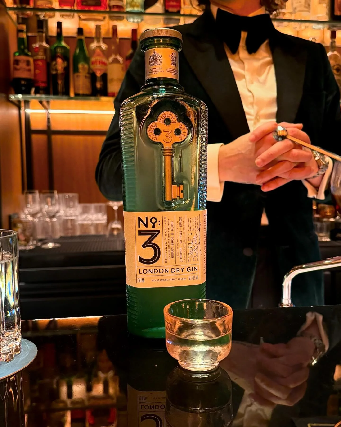 I&rsquo;ve loved gin since I could *legally* drink a cocktail so my friendship with the @no3gin team is a cherished one. A night well spent @caviarkaspiany with @no3gin.matthew and Luciano getting a full-on education behind the inception of the marti