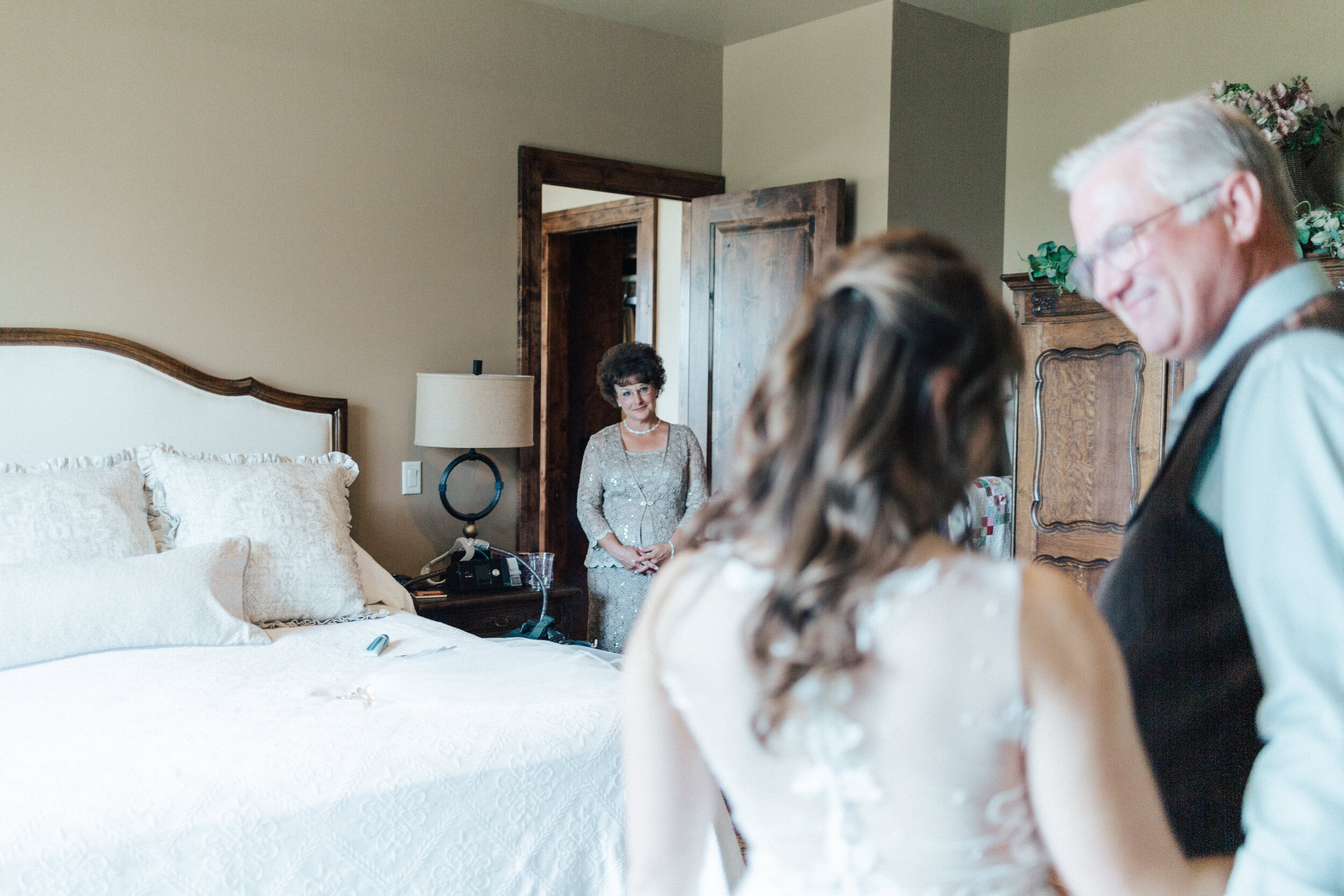 First_Look_With_Dad_Estes_Park_Wedding_Photographer_AnnieShannonCo (4).jpg