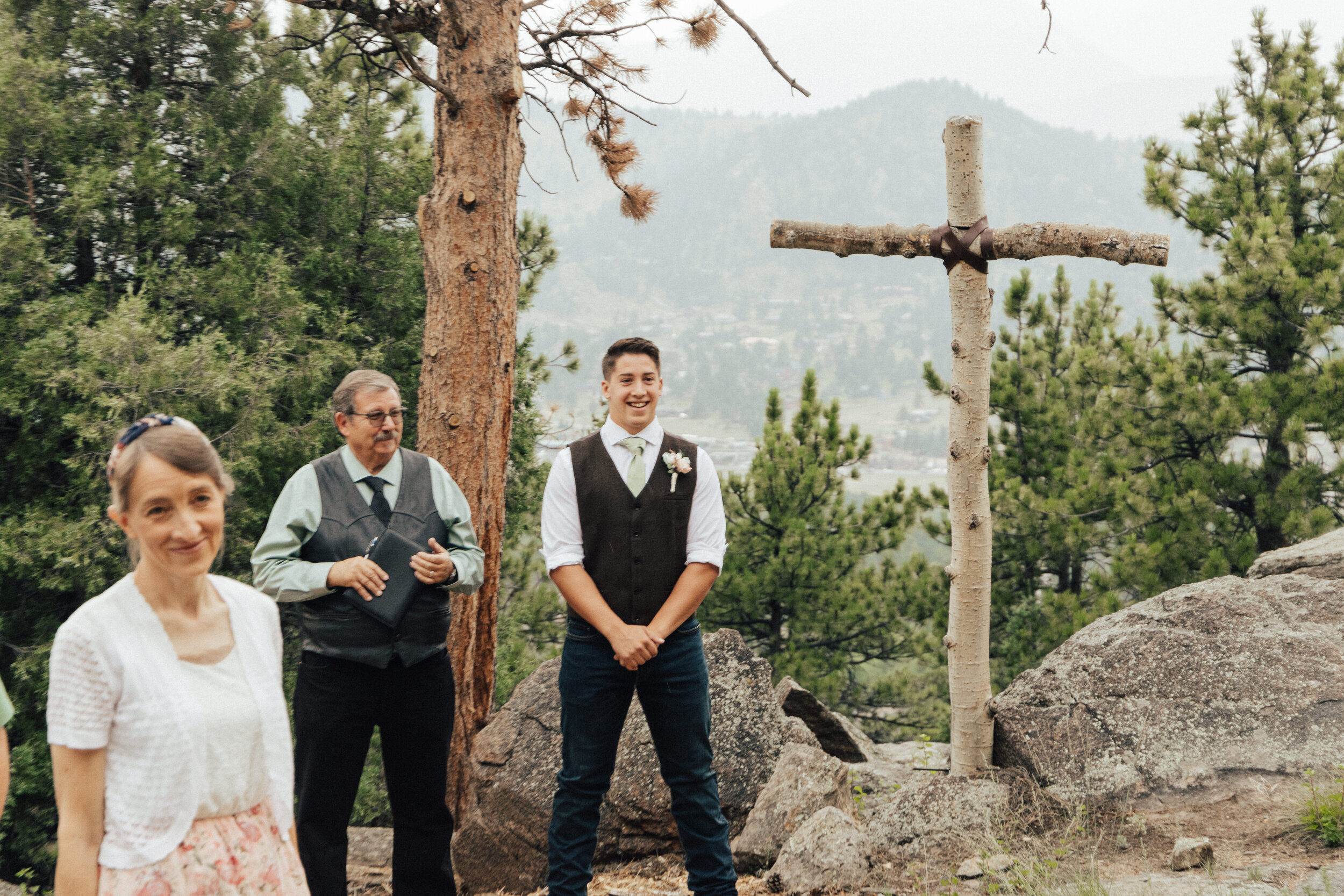 Mountain_Intimate_Wedding_Ceremony_Estes_Park_Colorado_Wedding_Photographer_AnnieShannon (2).jpg