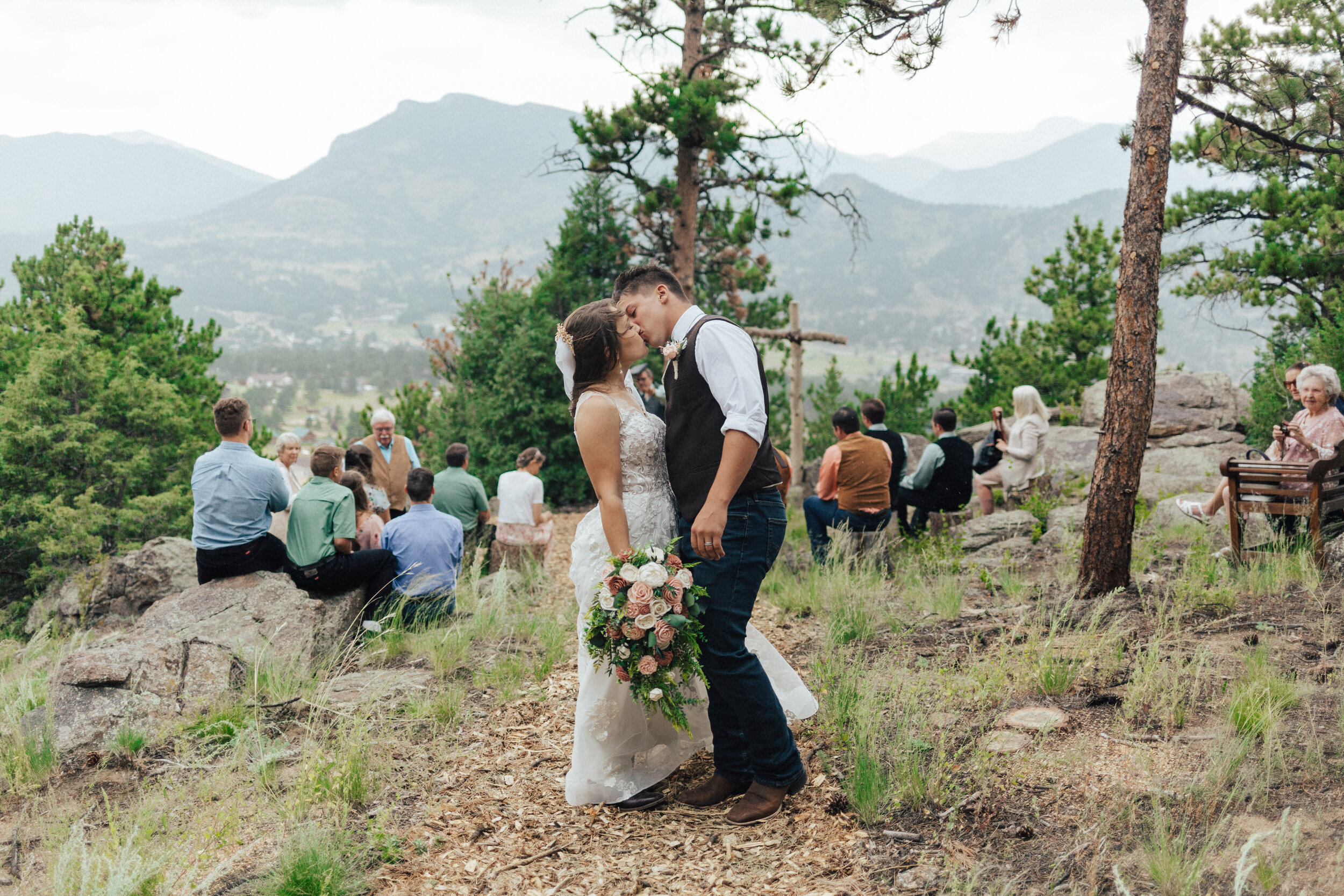 Mountain_Intimate_Wedding_Ceremony_Estes_Park_Colorado_Wedding_Photographer_AnnieShannon (12).jpg
