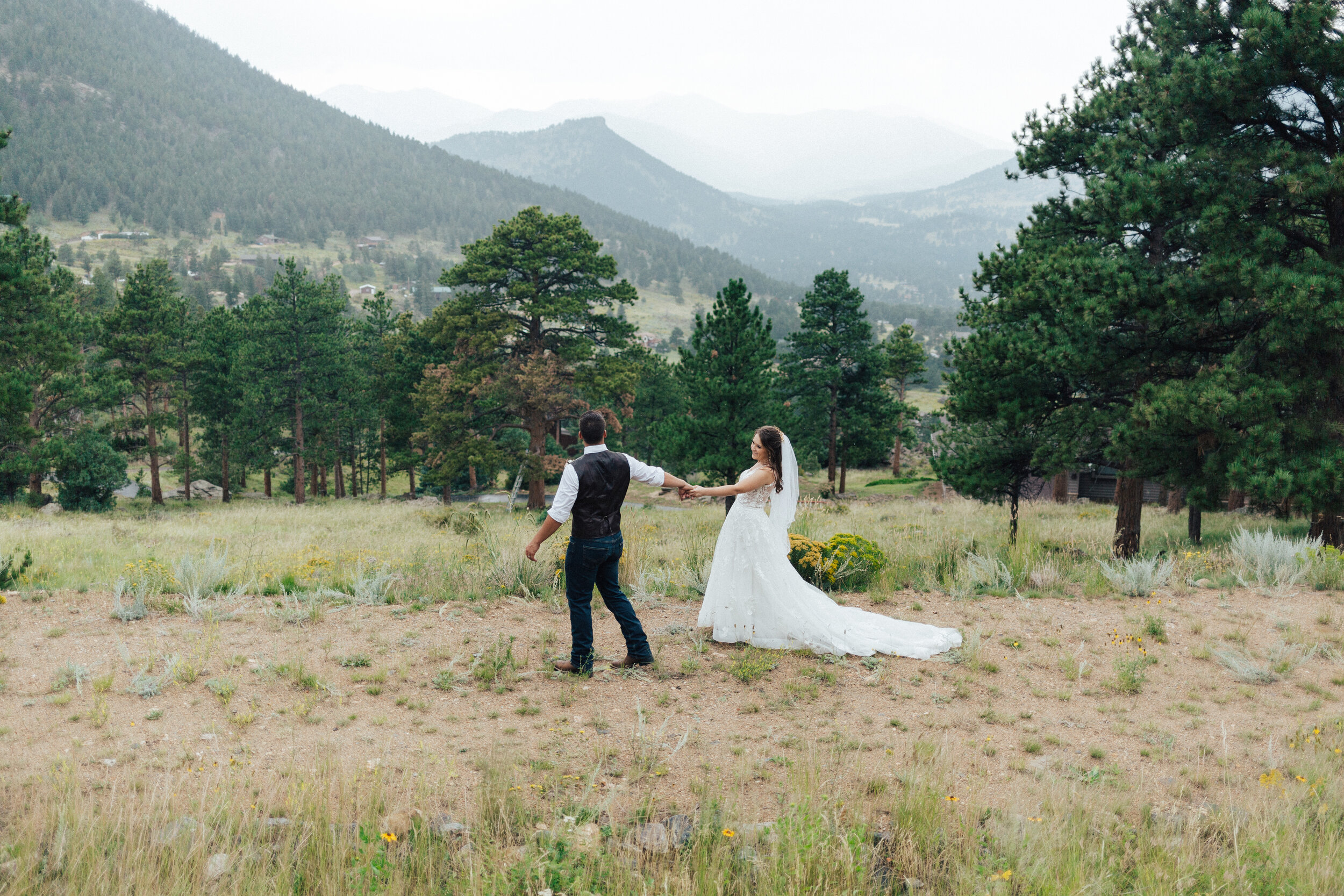 Estes_Park_Elopement_Photographer_AnnieShannonCo (6).jpg