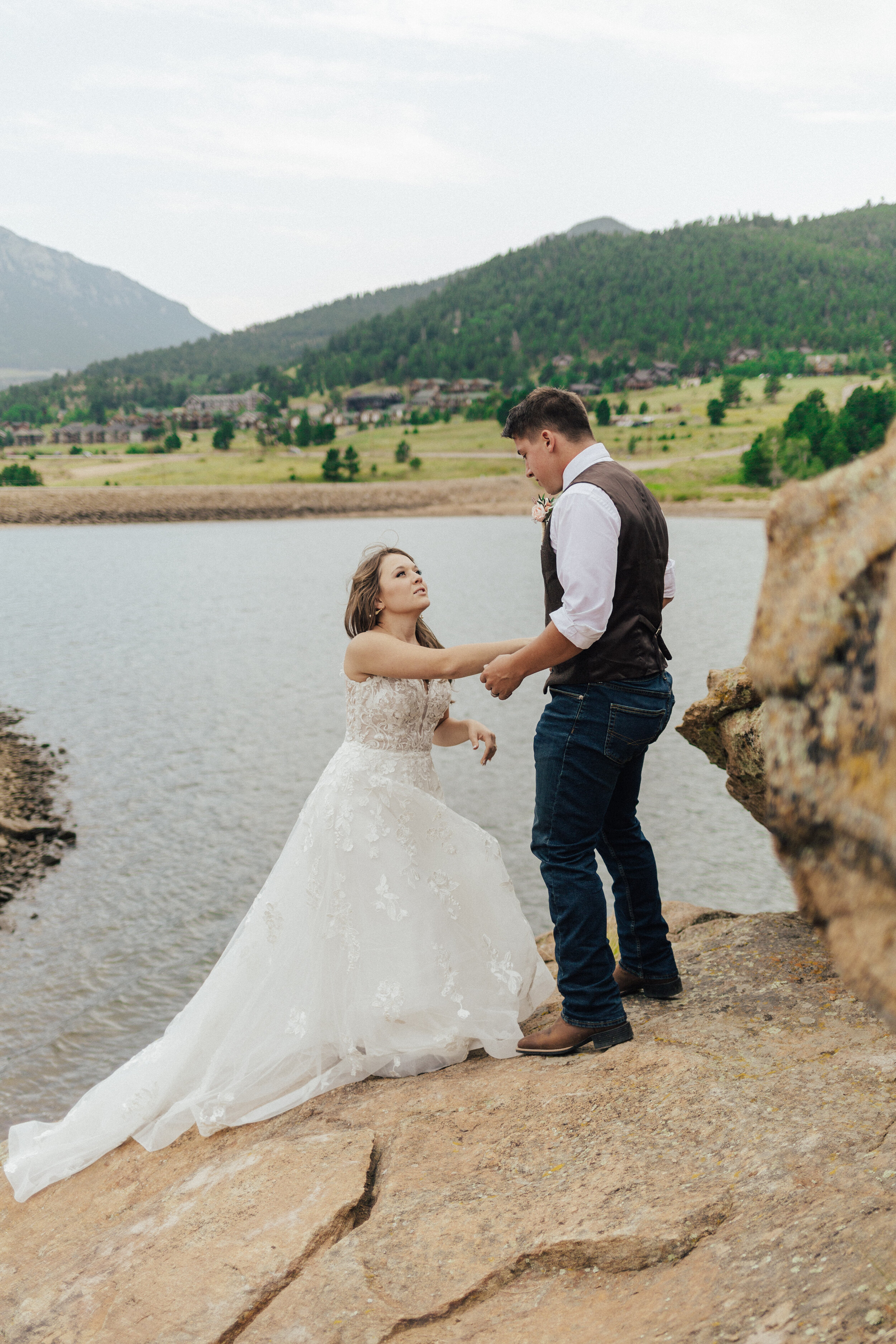 Colorado_Elopement_Photographer_AnnieShannonCo (9).jpg