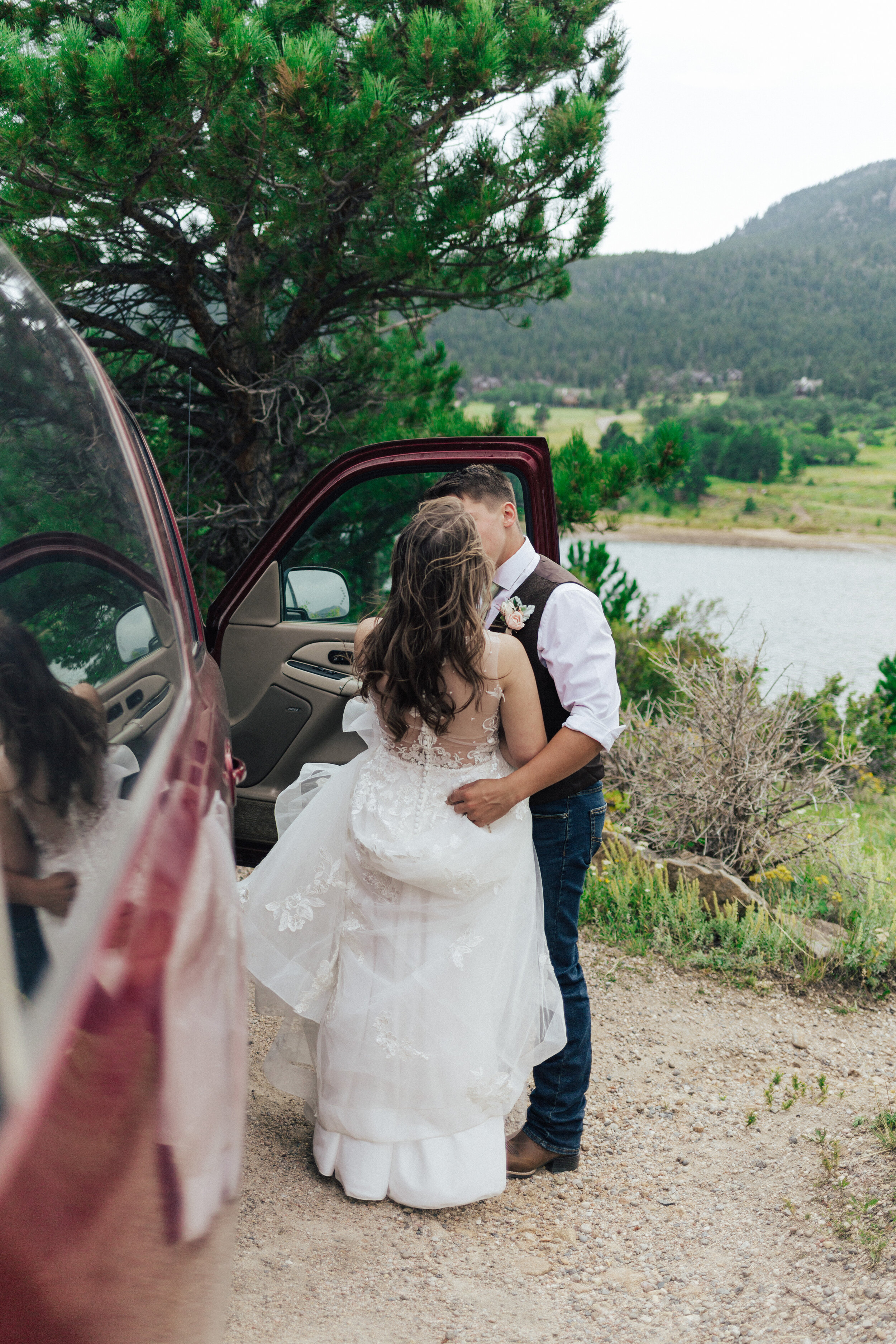 Colorado_Elopement_Photographer_AnnieShannonCo (11).jpg