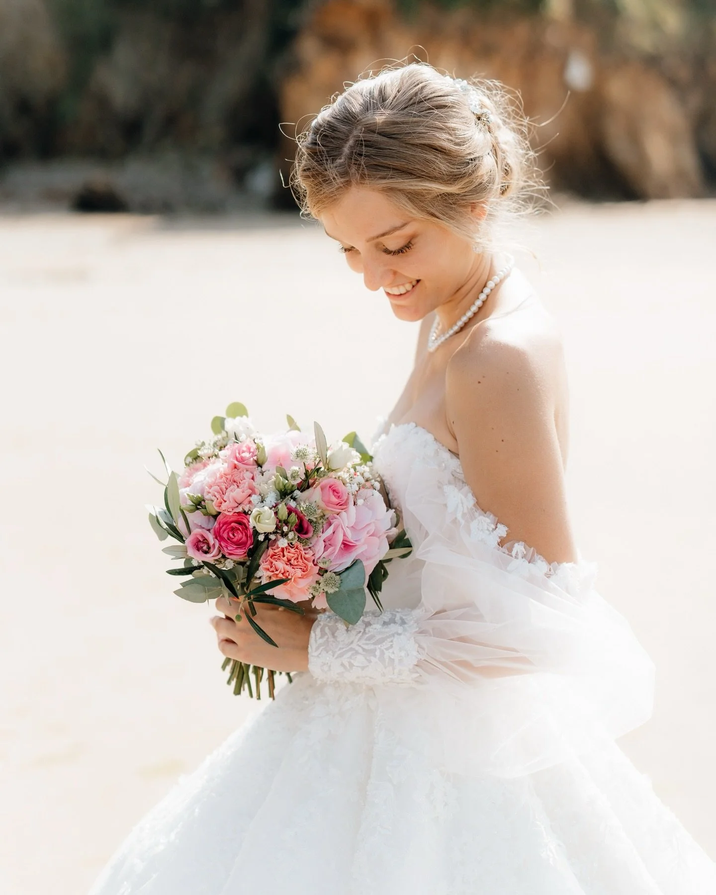 L&rsquo;&eacute;l&eacute;gance dans chaque d&eacute;tail ✨

Parce que ce sont souvent les d&eacute;tails qui font toute la diff&eacute;rence : la d&eacute;licatesse d&rsquo;une dentelle, la lumi&egrave;re pos&eacute;e sur un voile, un sourire&hellip;