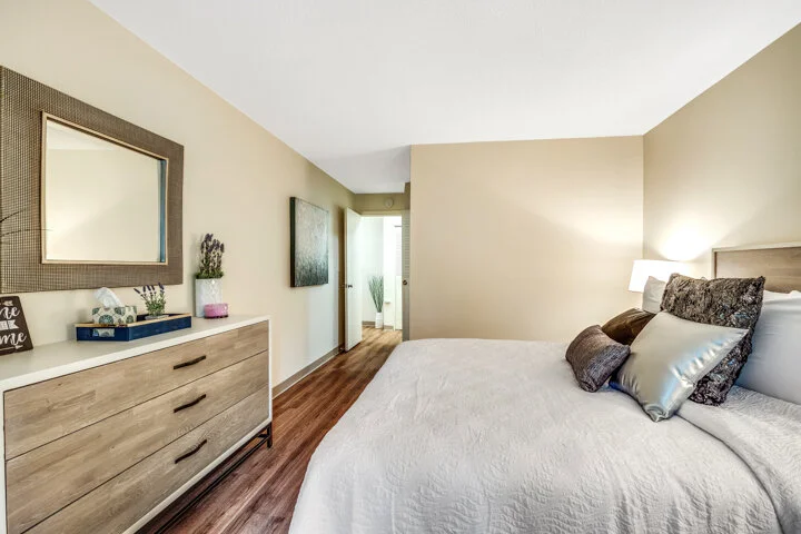 17-bedroom1.jpg