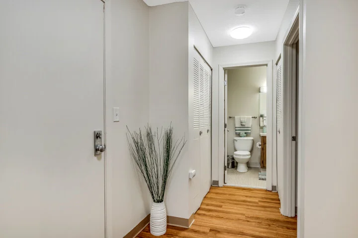20-hallway.jpg