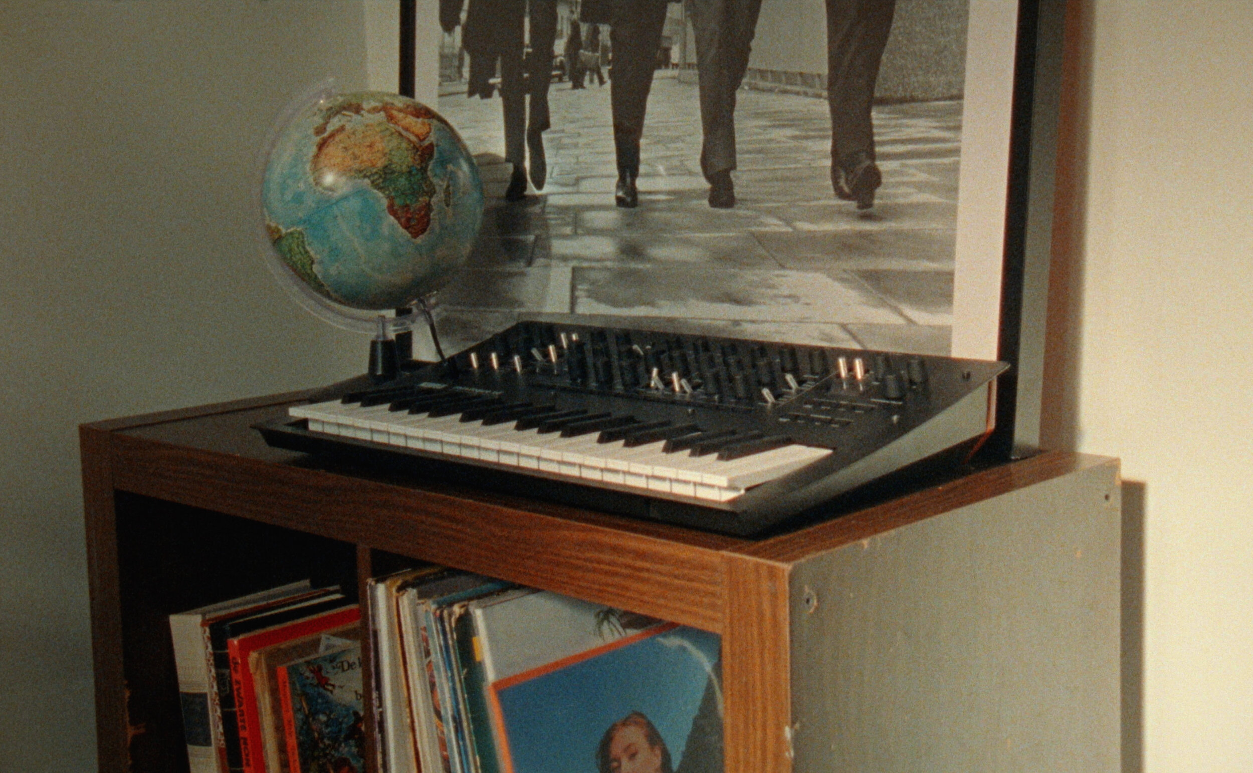 HEBIKDATGEZEGD_graded-v4_HQ.00_00_04_20.Still001.jpg