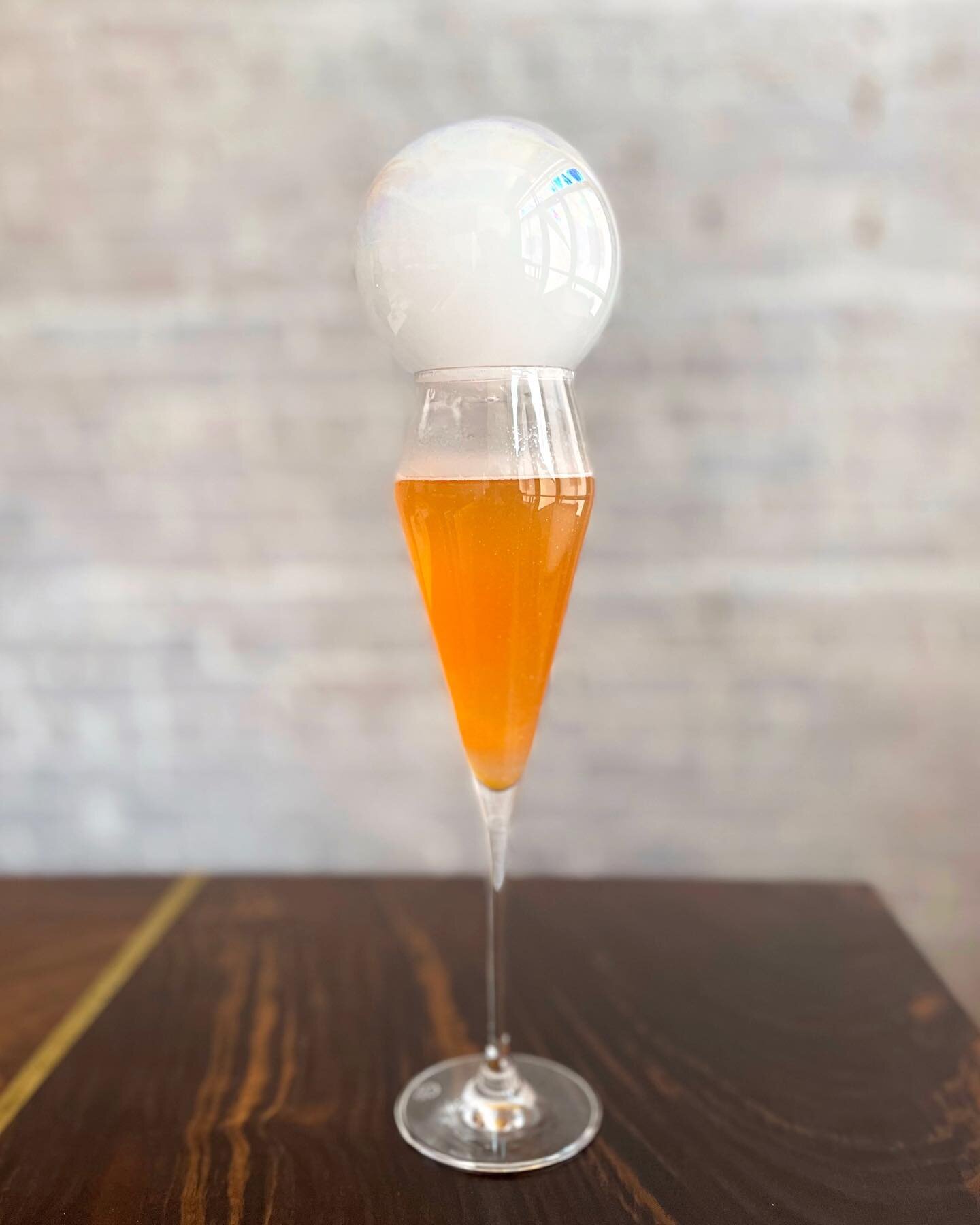 ‼️ CLEMENTINE x INDOWNCITY GIVEAWAY ALERT ‼️ 

We&rsquo;d like to raise a glass to @clementinecocktailbar! Clementine is a new cocktail bar in downtown Providence that is now open at 200 Washington Street. The menu focuses on seasonally inspired cock