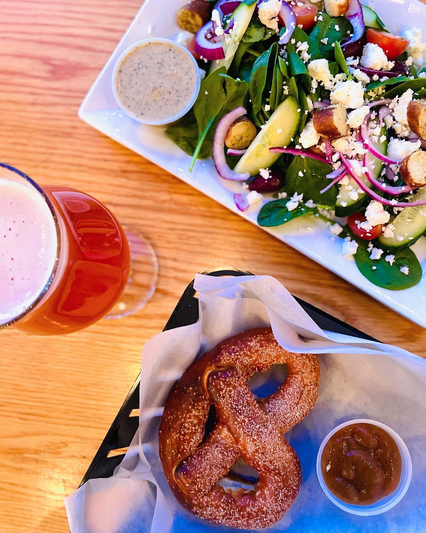 We&rsquo;ve got a couple of things on our minds when it comes to @maltedbarleyprovidence&hellip; 

1. THIS SPREAD: The Berliner Weisse with Raspberry! 🥨 The tomato and mozzarella stuffed pretzel! The Greek salad!

2. THE GAME: we hear that The Malte