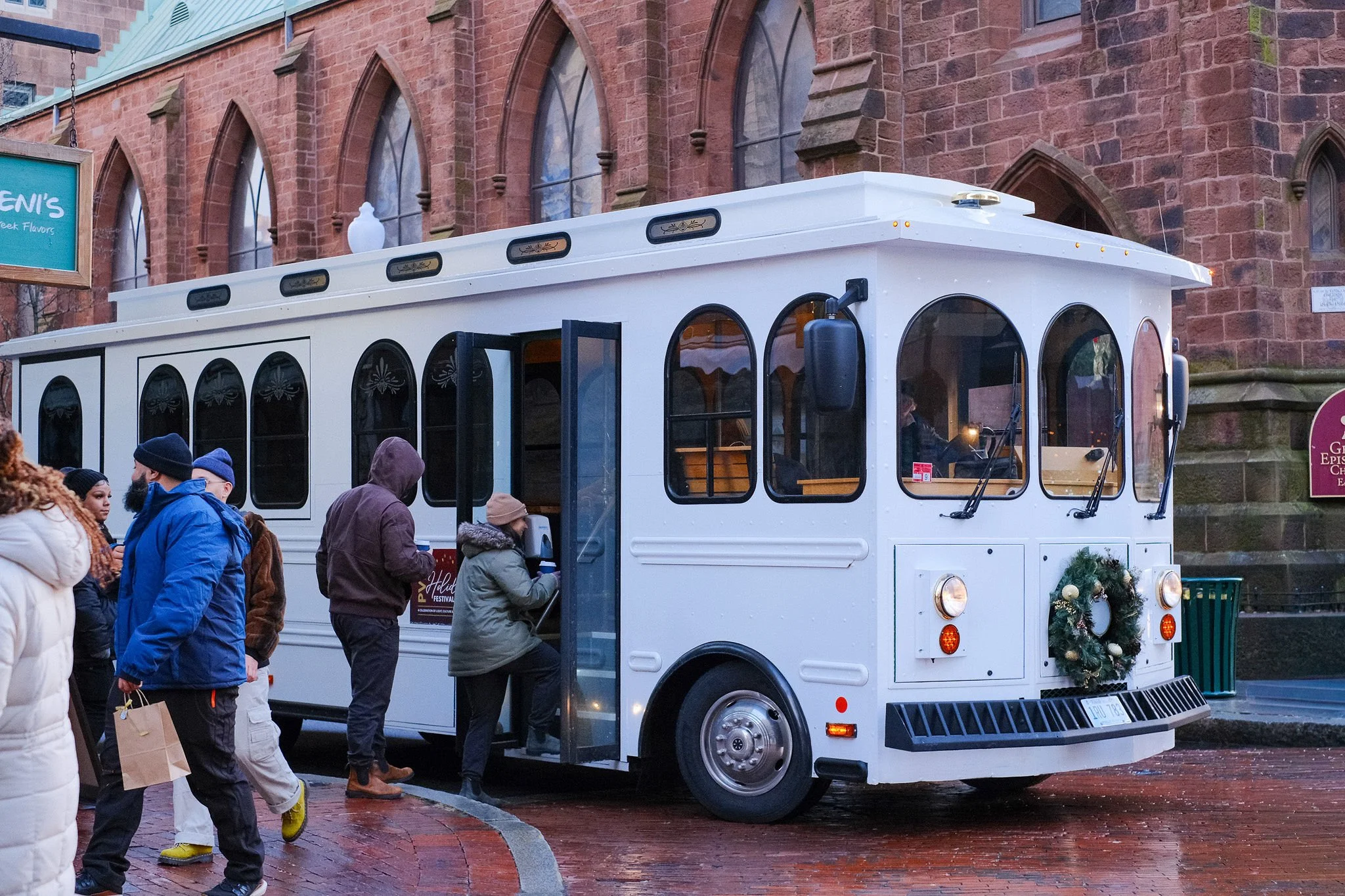 Free Holiday Trolley