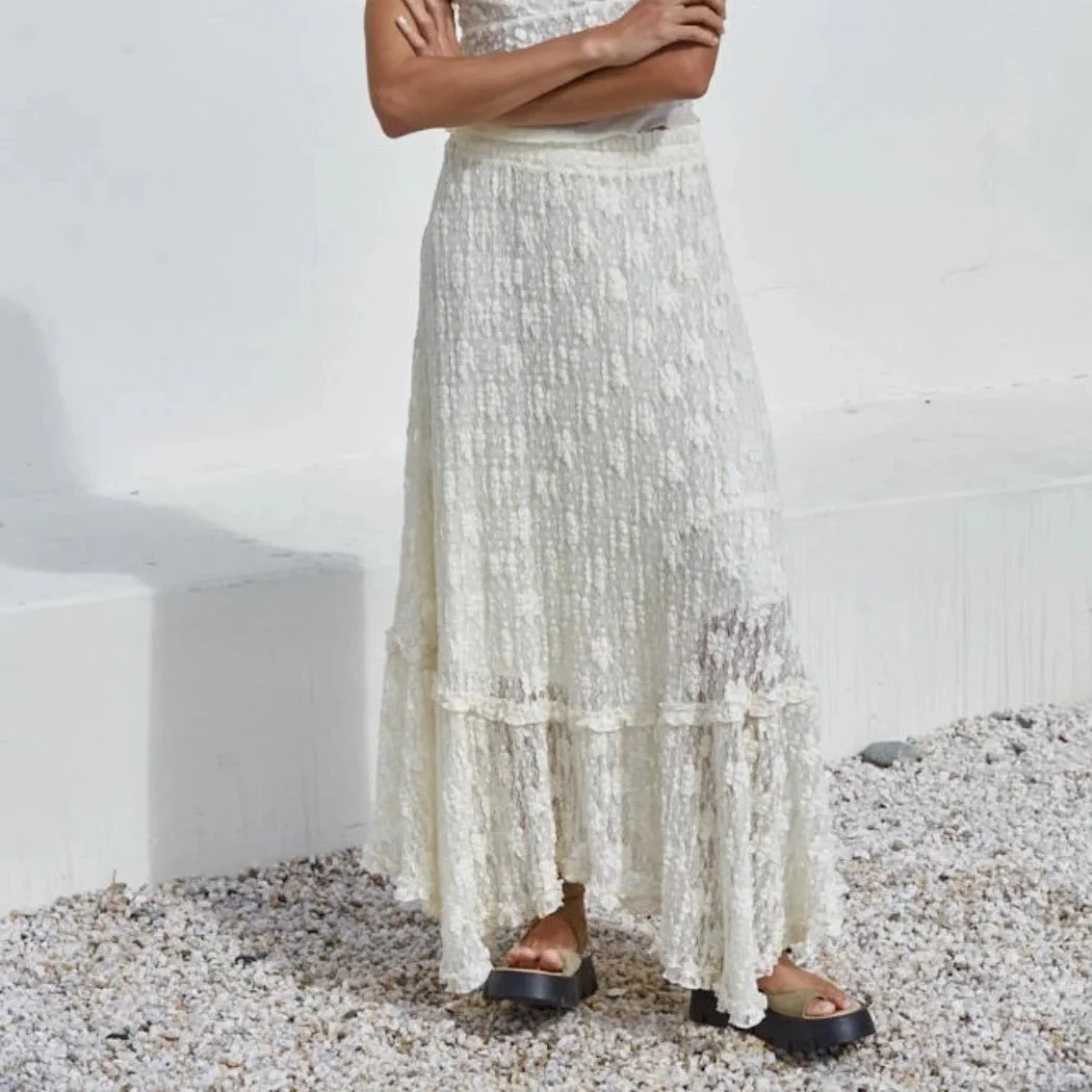 Spring fashion in Providence: a long flowy ivory skirt.