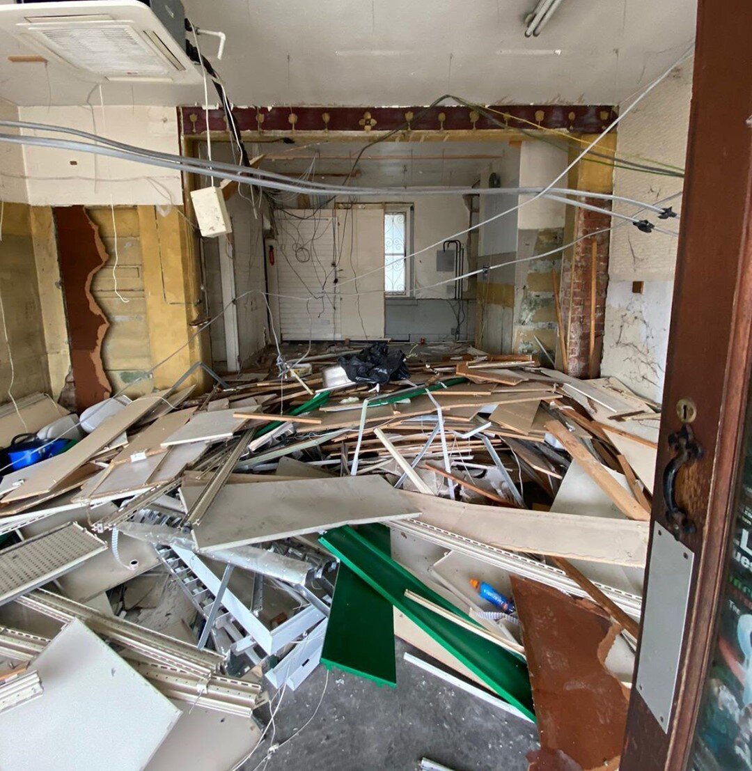 Work has commenced at @maltdeganwy 🥃 starting with a clear out! We cant wait to see this place open! &zwj;🙌⠀
⠀
#commercialwork #commercial #deganwy #luxurybar #northwales #localbuilders #builderwork