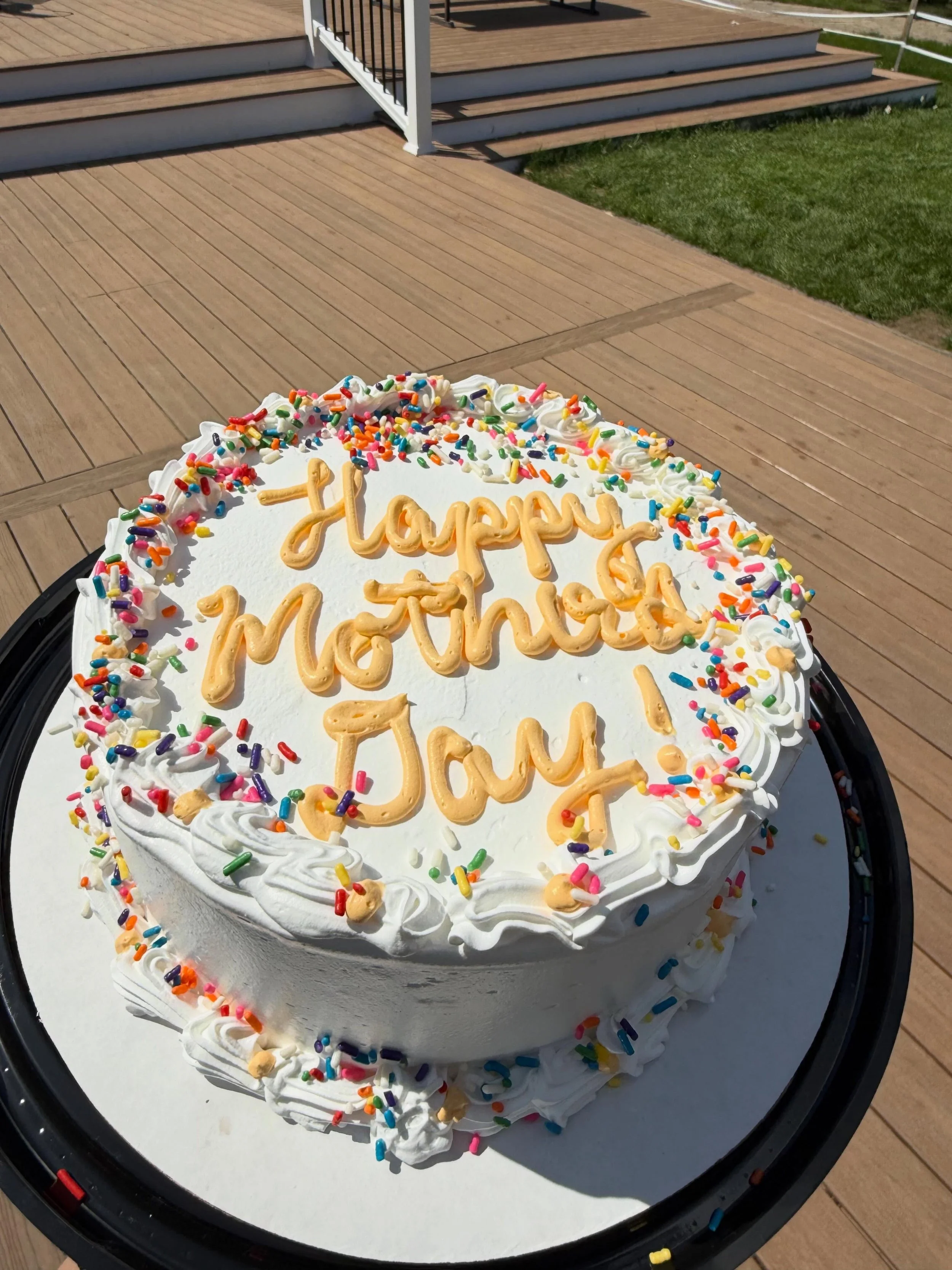 Get your ice cream cake orders in!!! 

Send us a message to reserve your cake- don&rsquo;t miss out