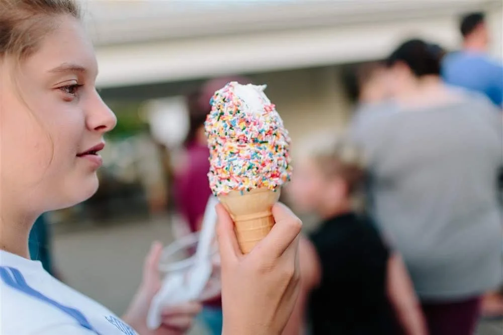 It's time for a sweet treat! Ice cream shop is open until 8pm